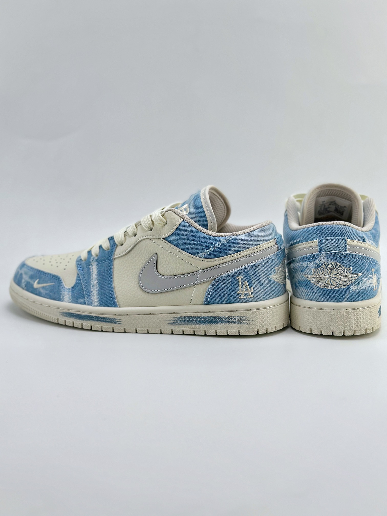 Air Jordan 1 Retro Low x MLB 白湖水蓝牛仔布 DC2024-027