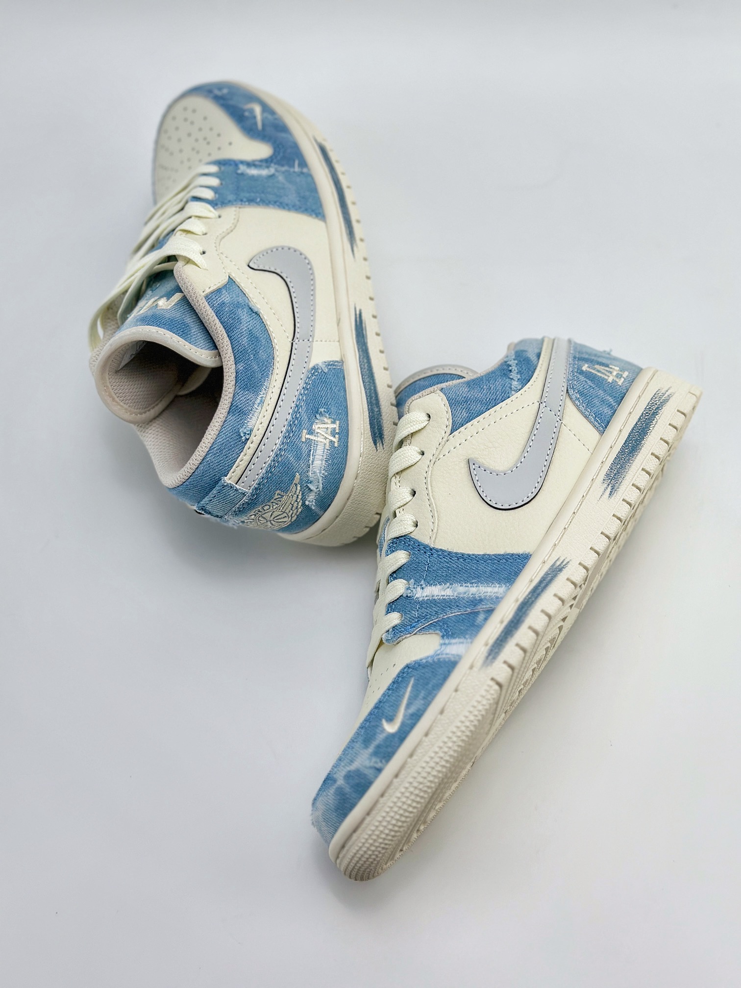 Air Jordan 1 Retro Low x MLB 白湖水蓝牛仔布 DC2024-027