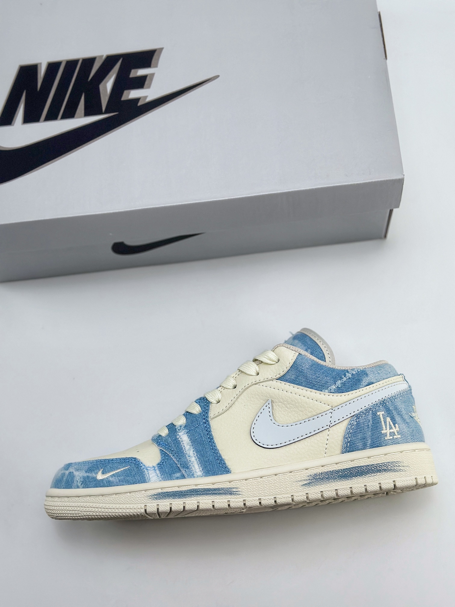 Air Jordan 1 Retro Low x MLB 白湖水蓝牛仔布 DC2024-027