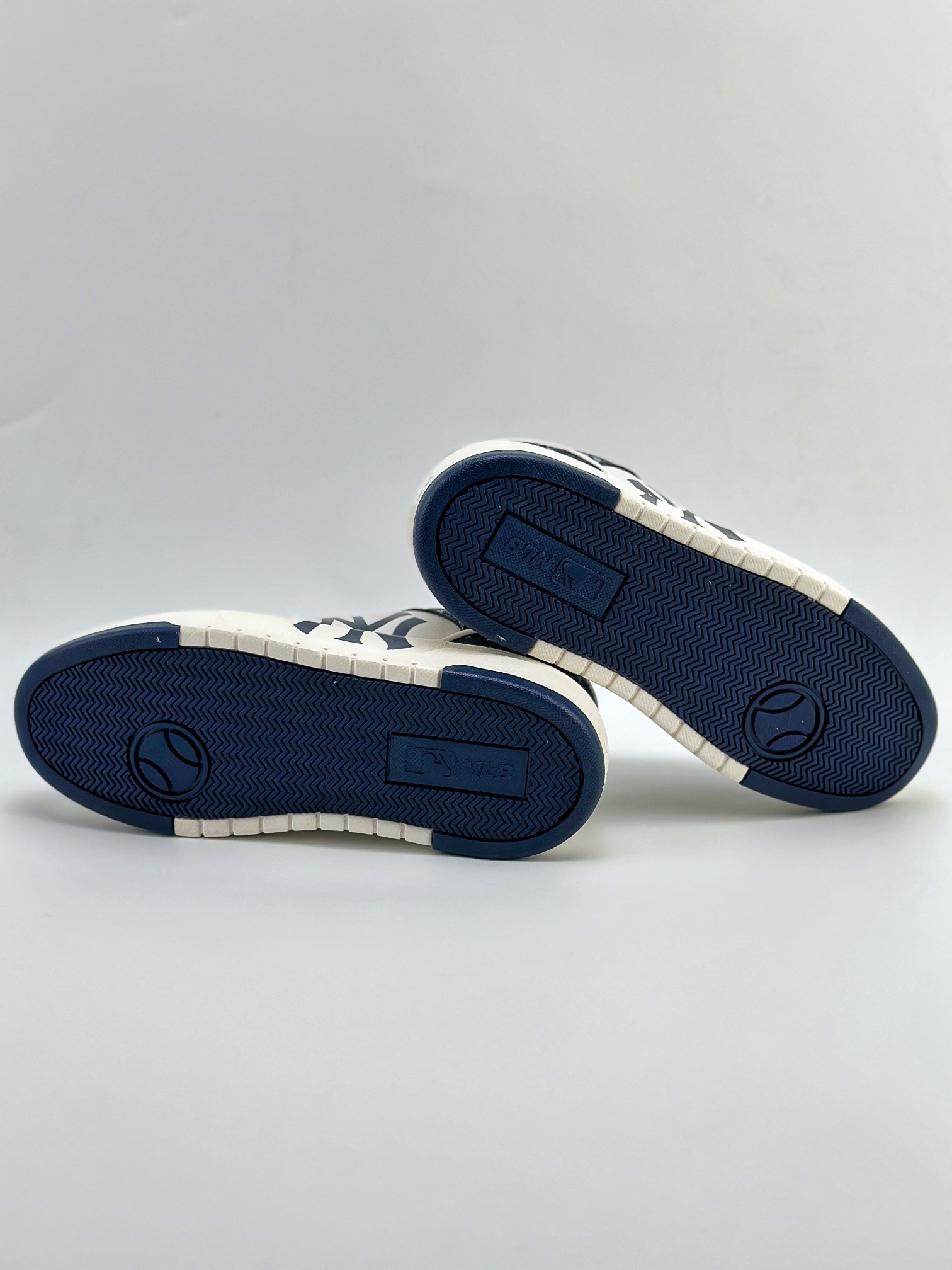 NY美国榄球洋基队 x MLB Chunky Runner Basic 厚底老爹厚底休闲运动慢跑鞋 3ASXCLD4N