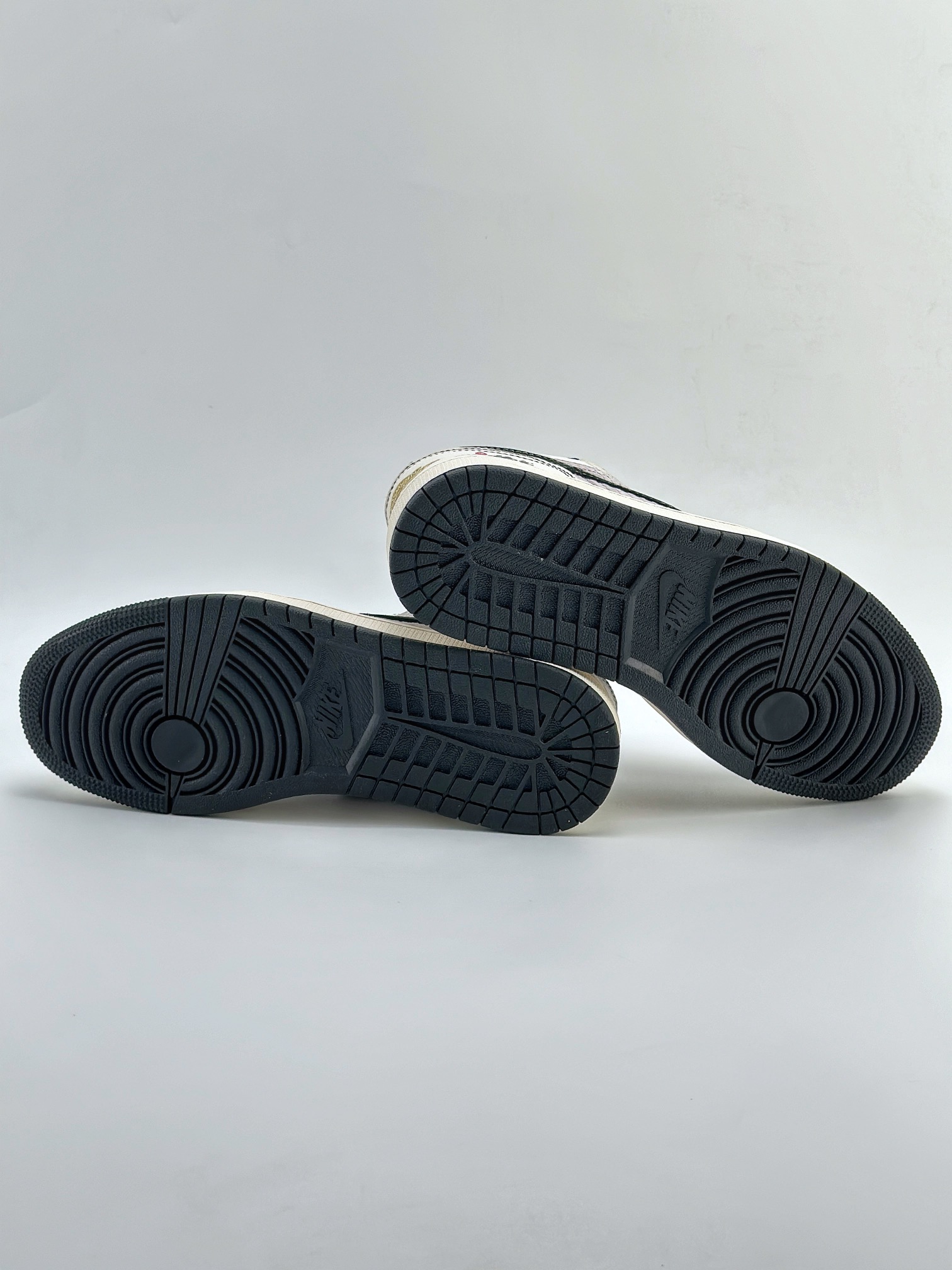 Air Jordan 1 Retro Low 龙年限定CNY 悟空 白黑紫  SJ9950-042