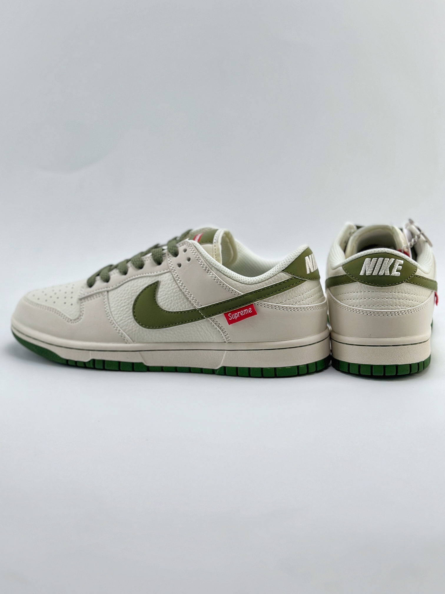 Nike SB Dunk Low x Supreme 白军绿  FC1688-142