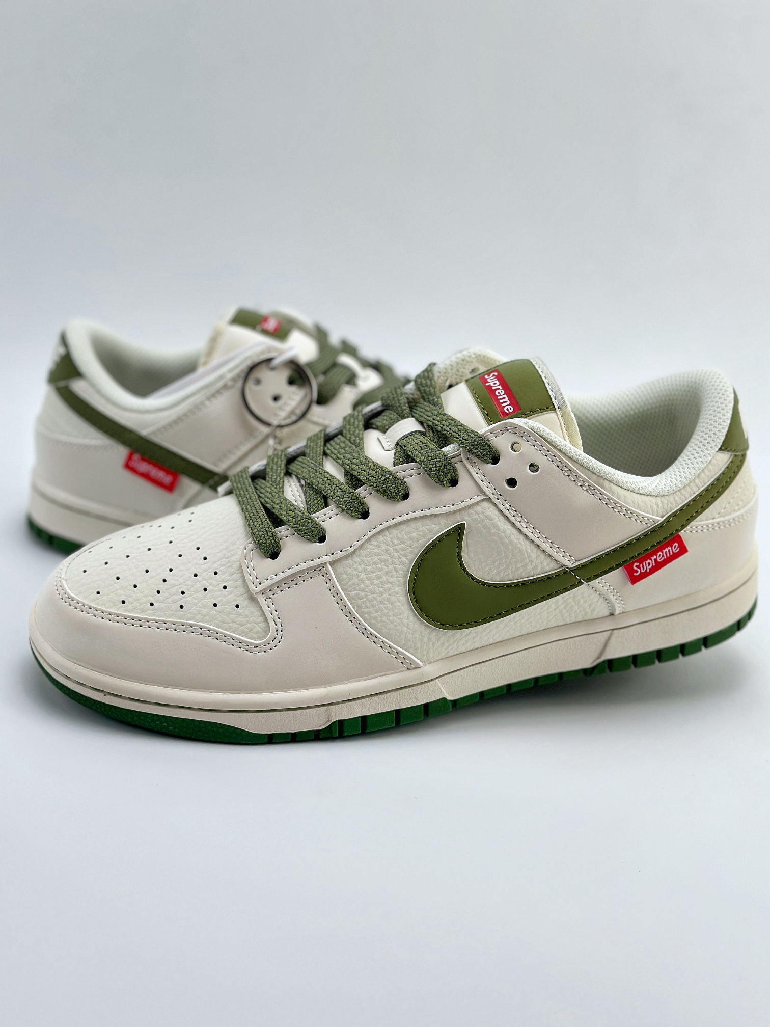 Nike SB Dunk Low x Supreme 白军绿  FC1688-142