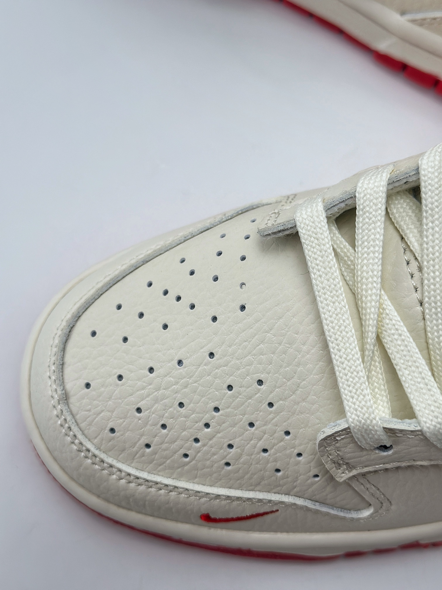 Nike SB Dunk Low x Supreme 米红三小钩  KK1688-031