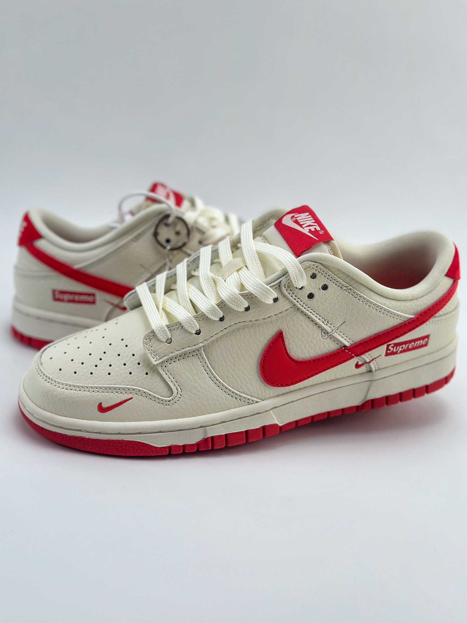 Nike SB Dunk Low x Supreme 米红三小钩  KK1688-031