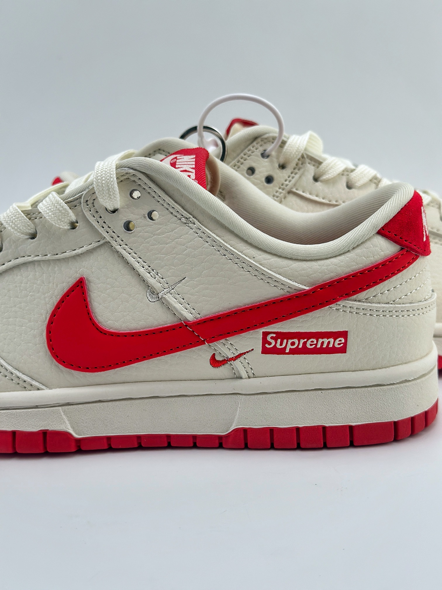 Nike SB Dunk Low x Supreme 米红三小钩  KK1688-031