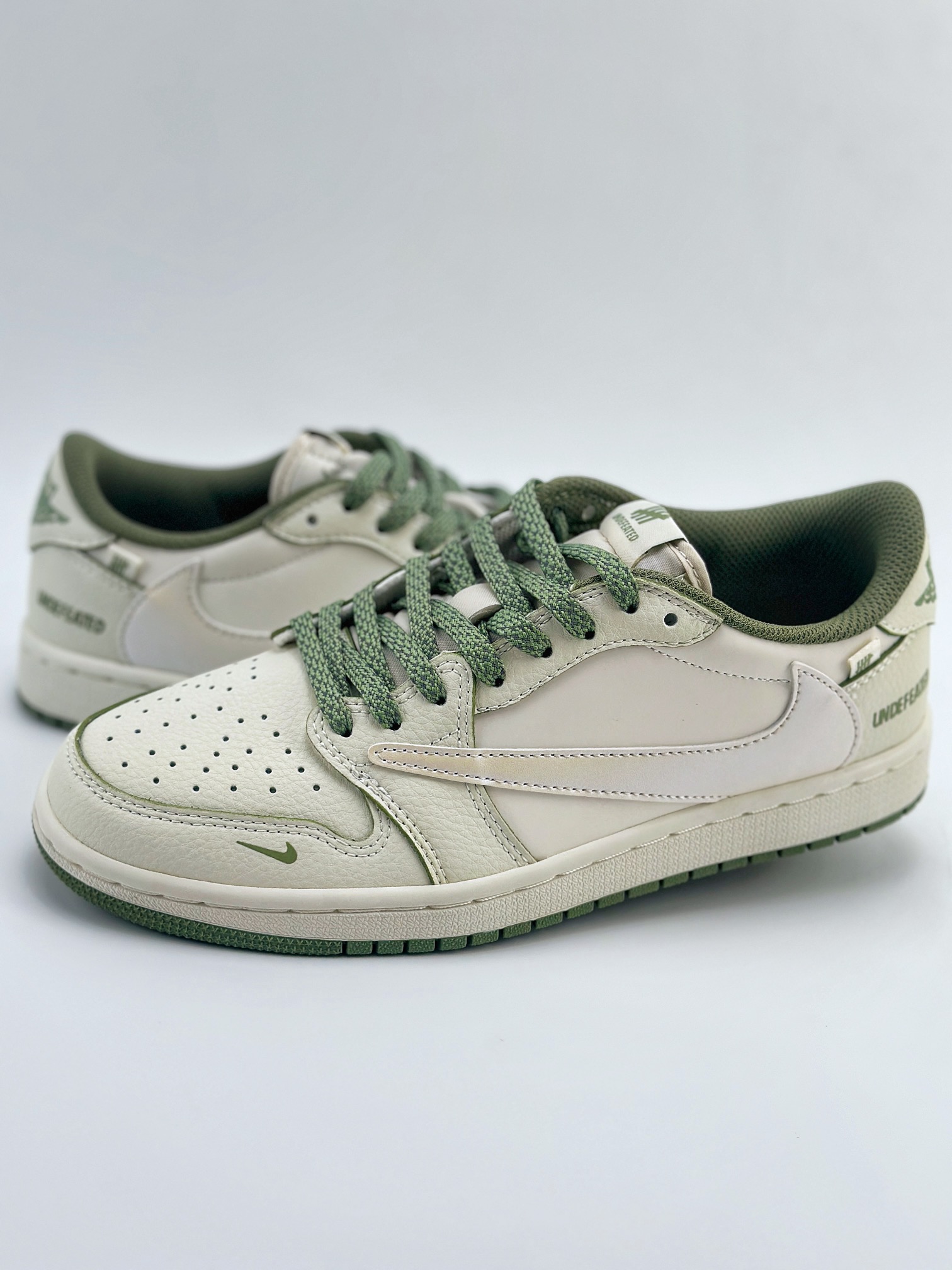 Travis Scott x Nike Air Jordan 1 Low x UNDEFEATED 珠光绿  DM7866-17