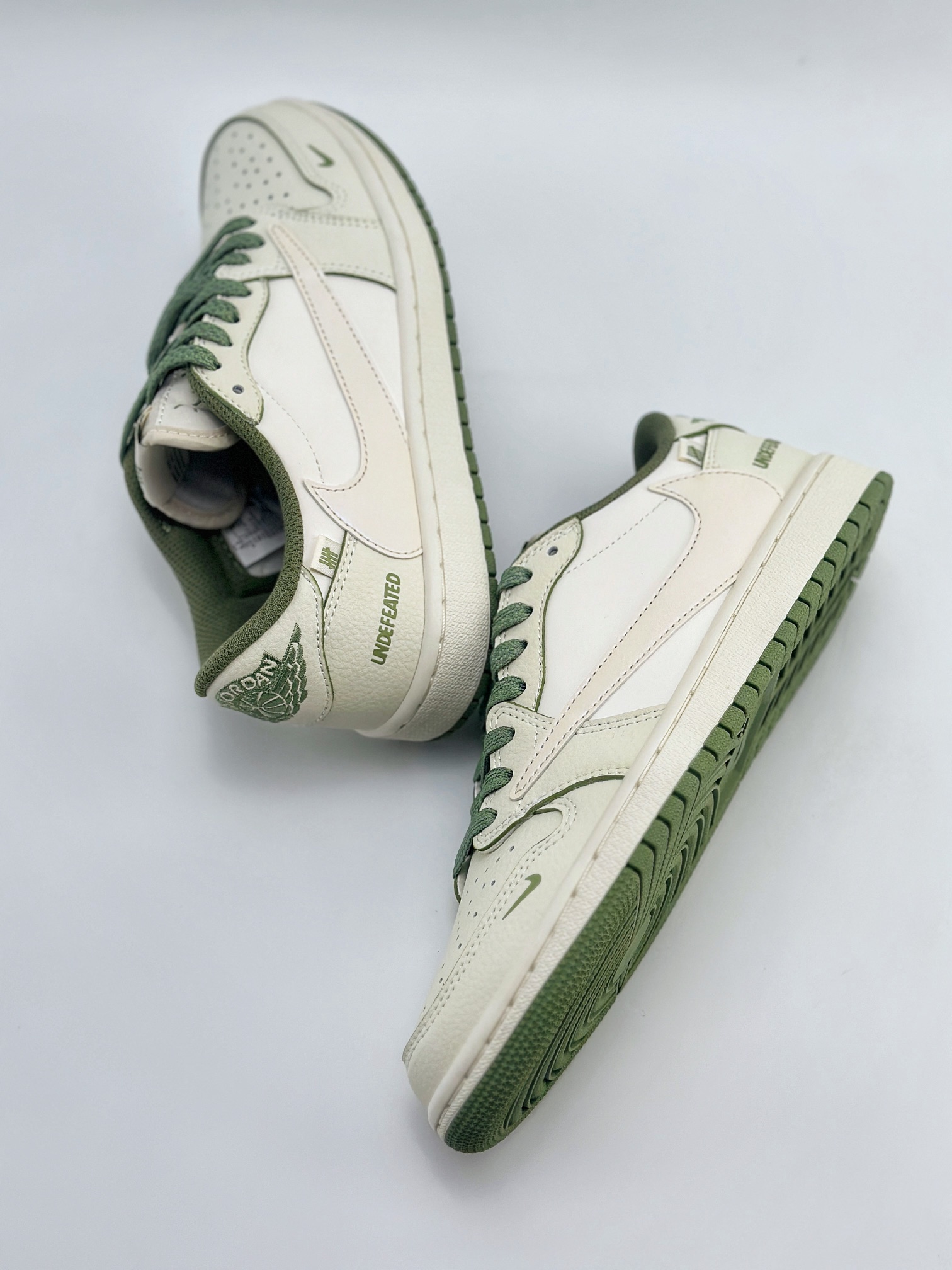 Travis Scott x Nike Air Jordan 1 Low x UNDEFEATED 珠光绿  DM7866-17