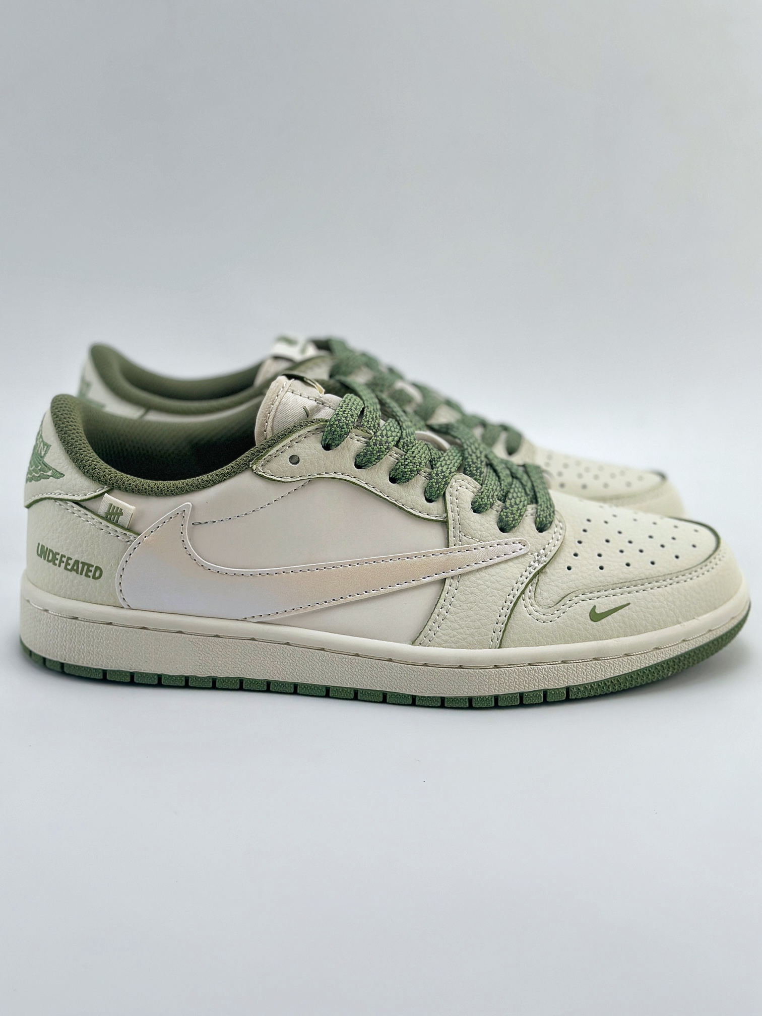 Travis Scott x Nike Air Jordan 1 Low x UNDEFEATED 珠光绿  DM7866-17