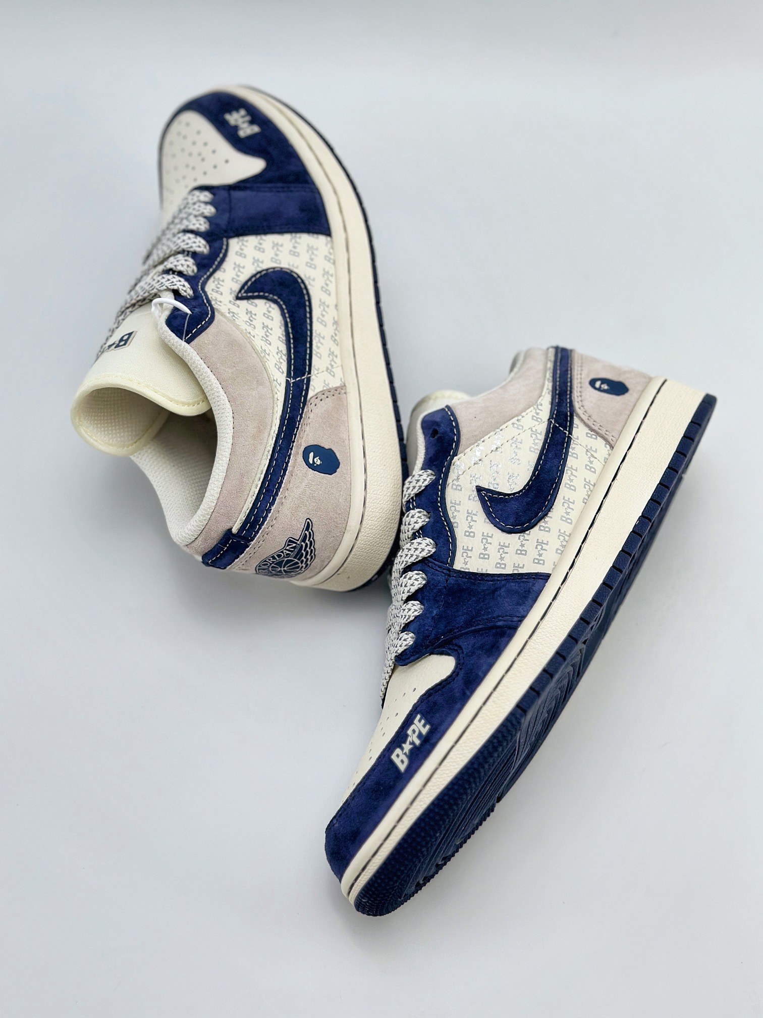 Air Jordan 1 Retro Low x BAPE 白灰宝蓝满天星  WG8850-015