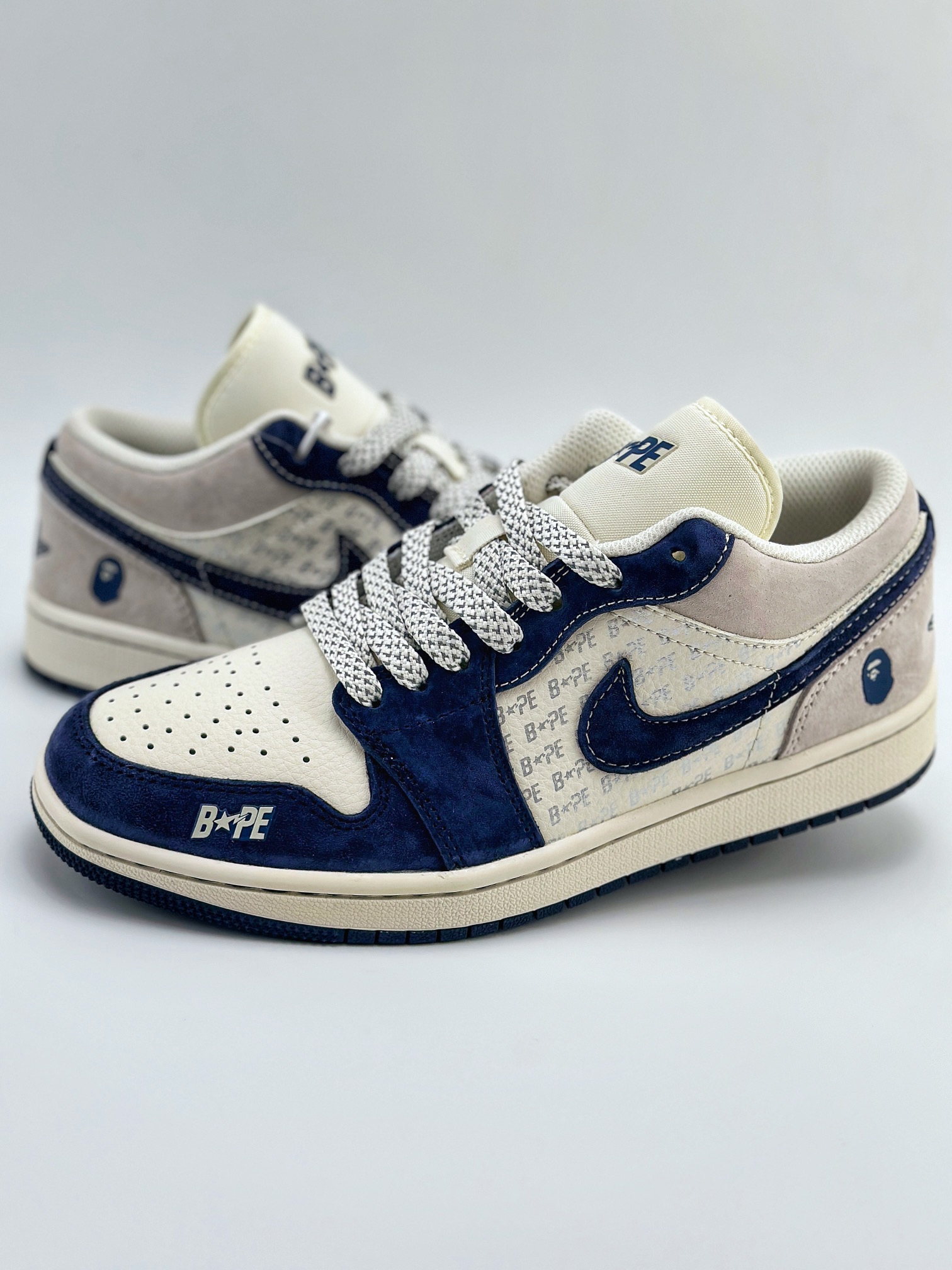 Air Jordan 1 Retro Low x BAPE 白灰宝蓝满天星  WG8850-015