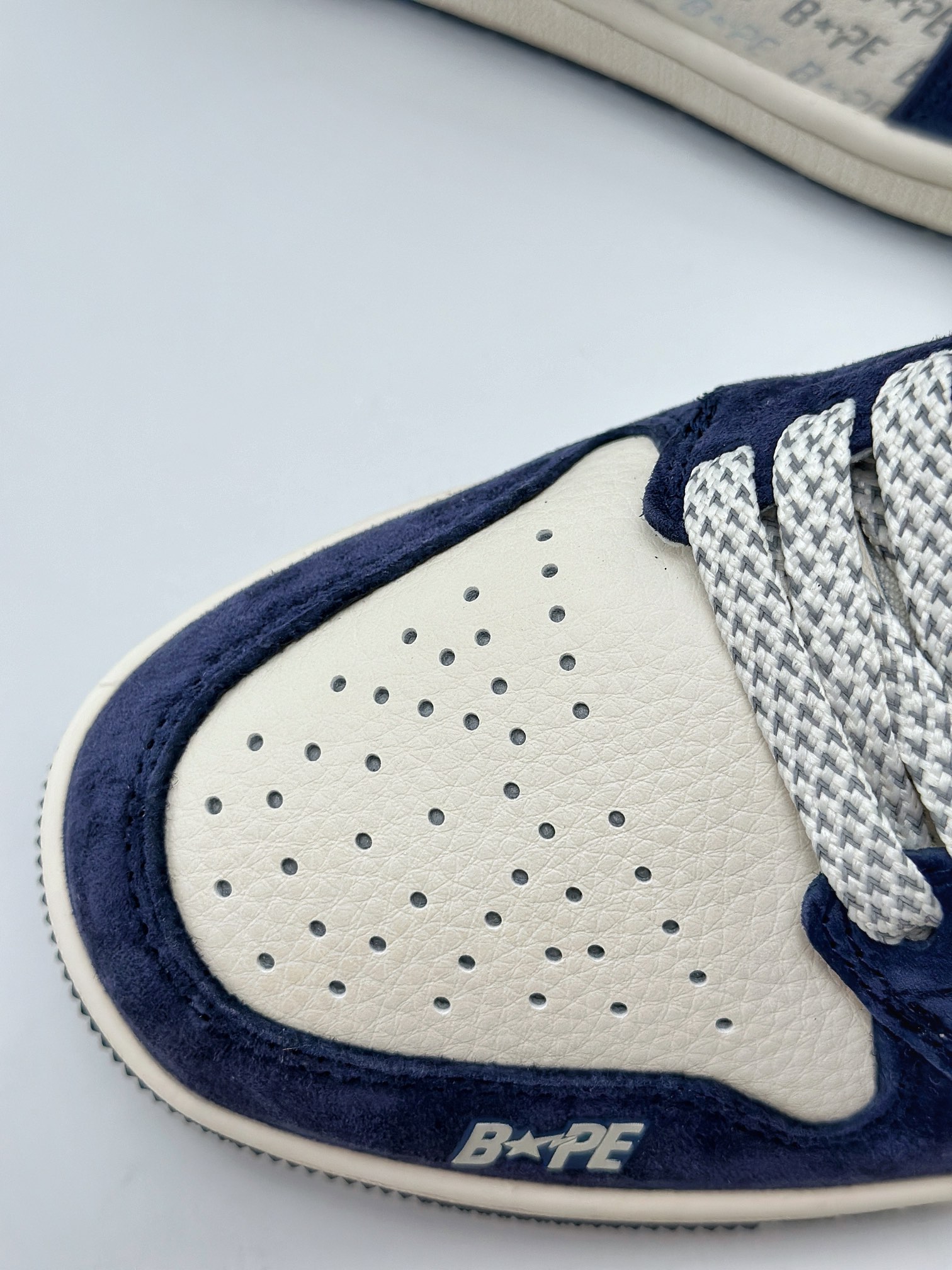 Air Jordan 1 Retro Low x BAPE 白灰宝蓝满天星  WG8850-015