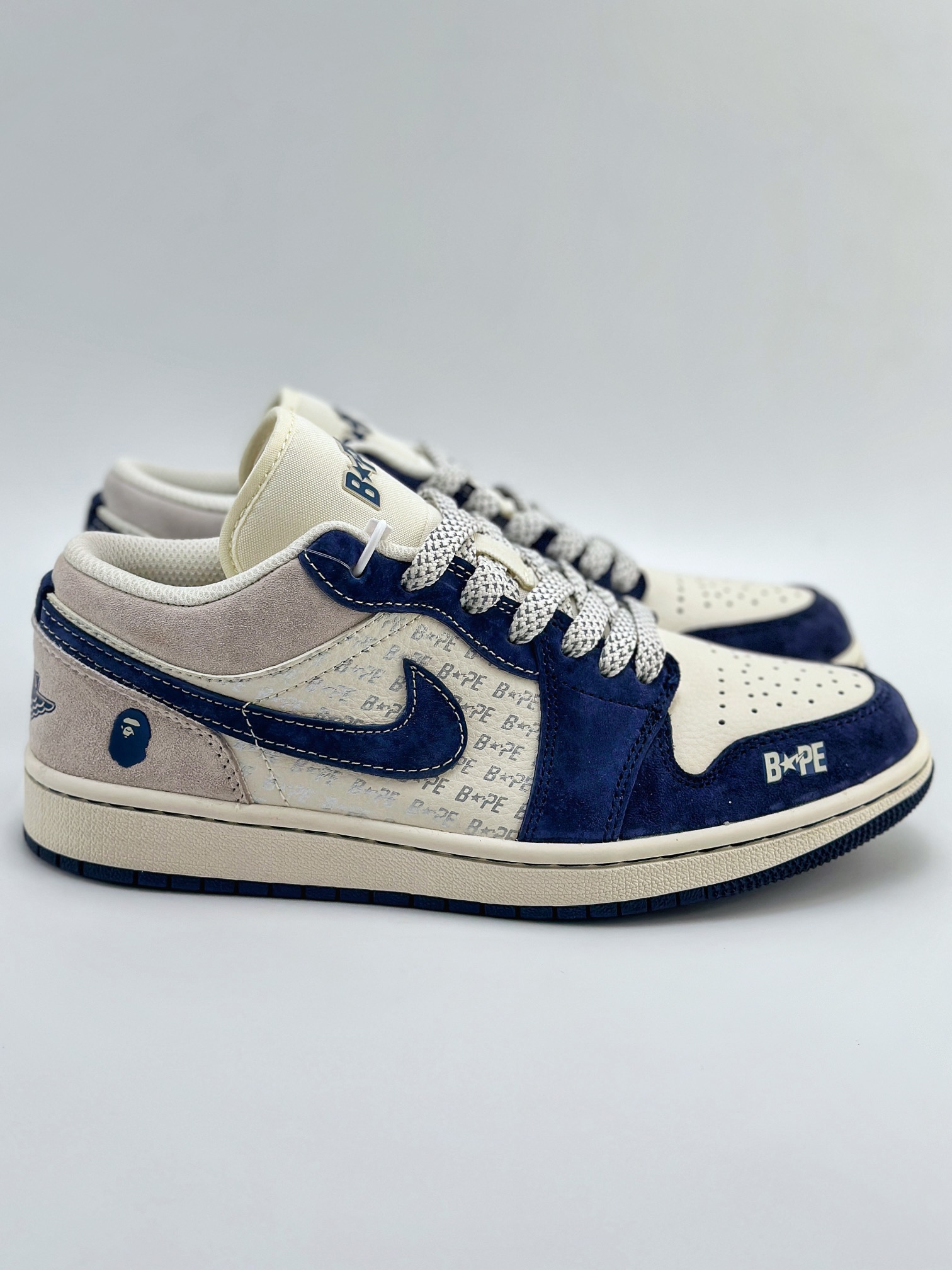 Air Jordan 1 Retro Low x BAPE 白灰宝蓝满天星  WG8850-015