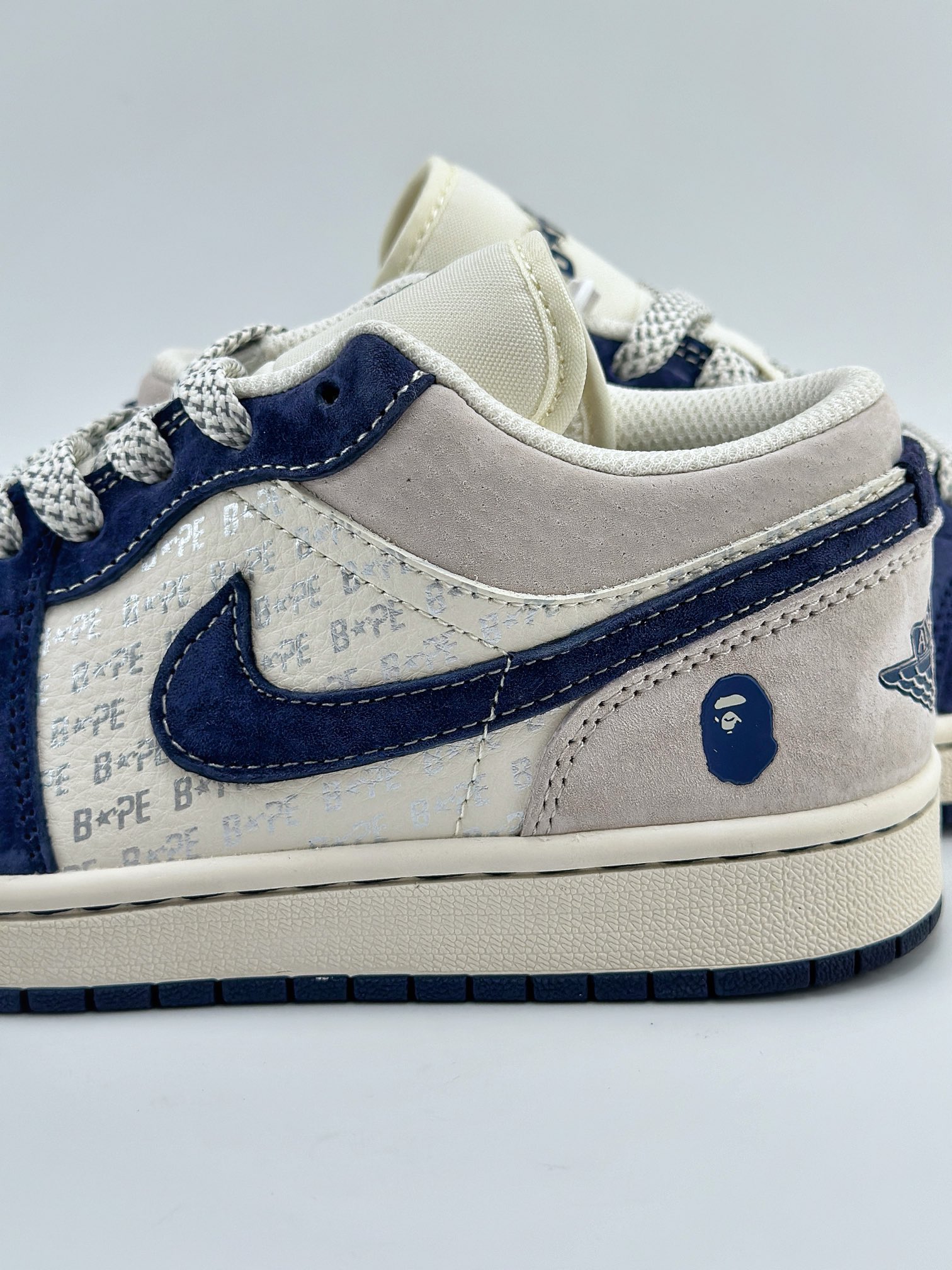 Air Jordan 1 Retro Low x BAPE 白灰宝蓝满天星  WG8850-015