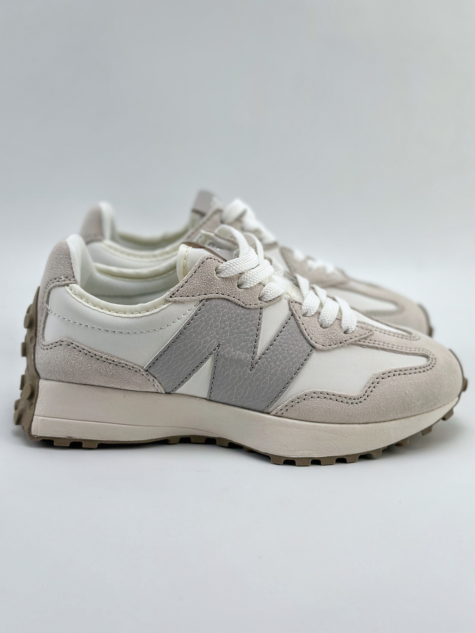 New Balance MS327 系列 复古休闲运动慢跑鞋 W327KEB