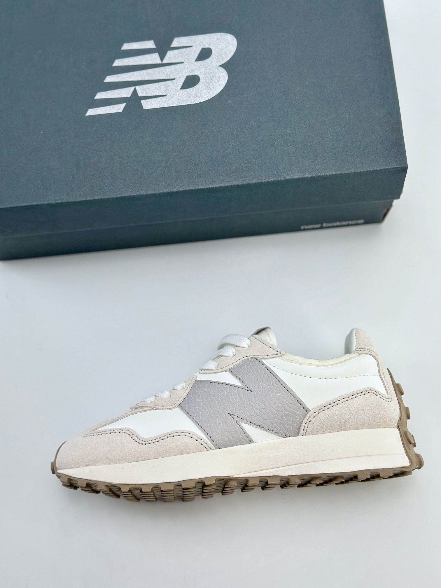 New Balance MS327 系列 复古休闲运动慢跑鞋 W327KEB