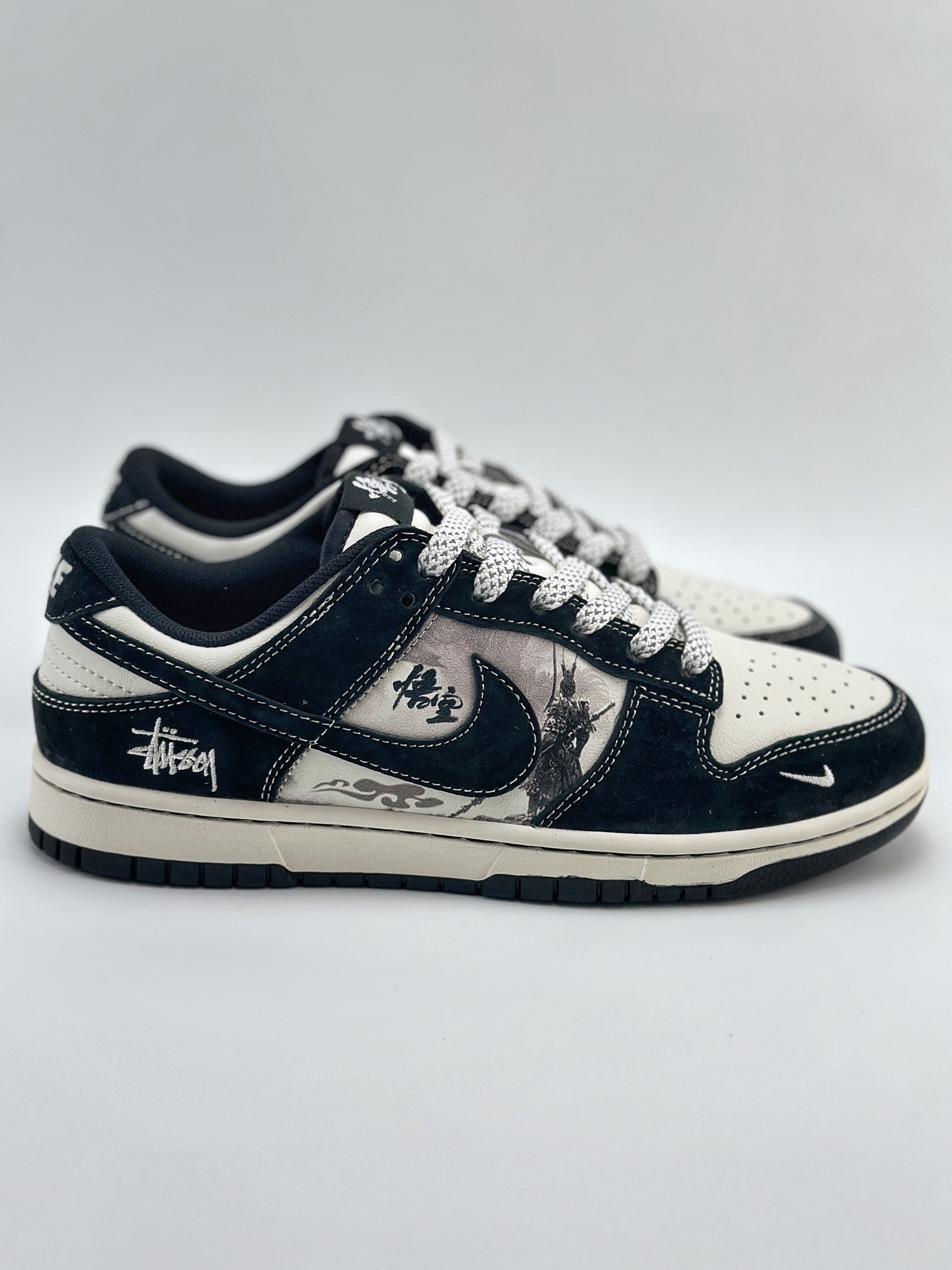 Nike SB Dunk Low x Stussy 黑神话悟空 白黑小钩翻毛满天星 XX2025-555