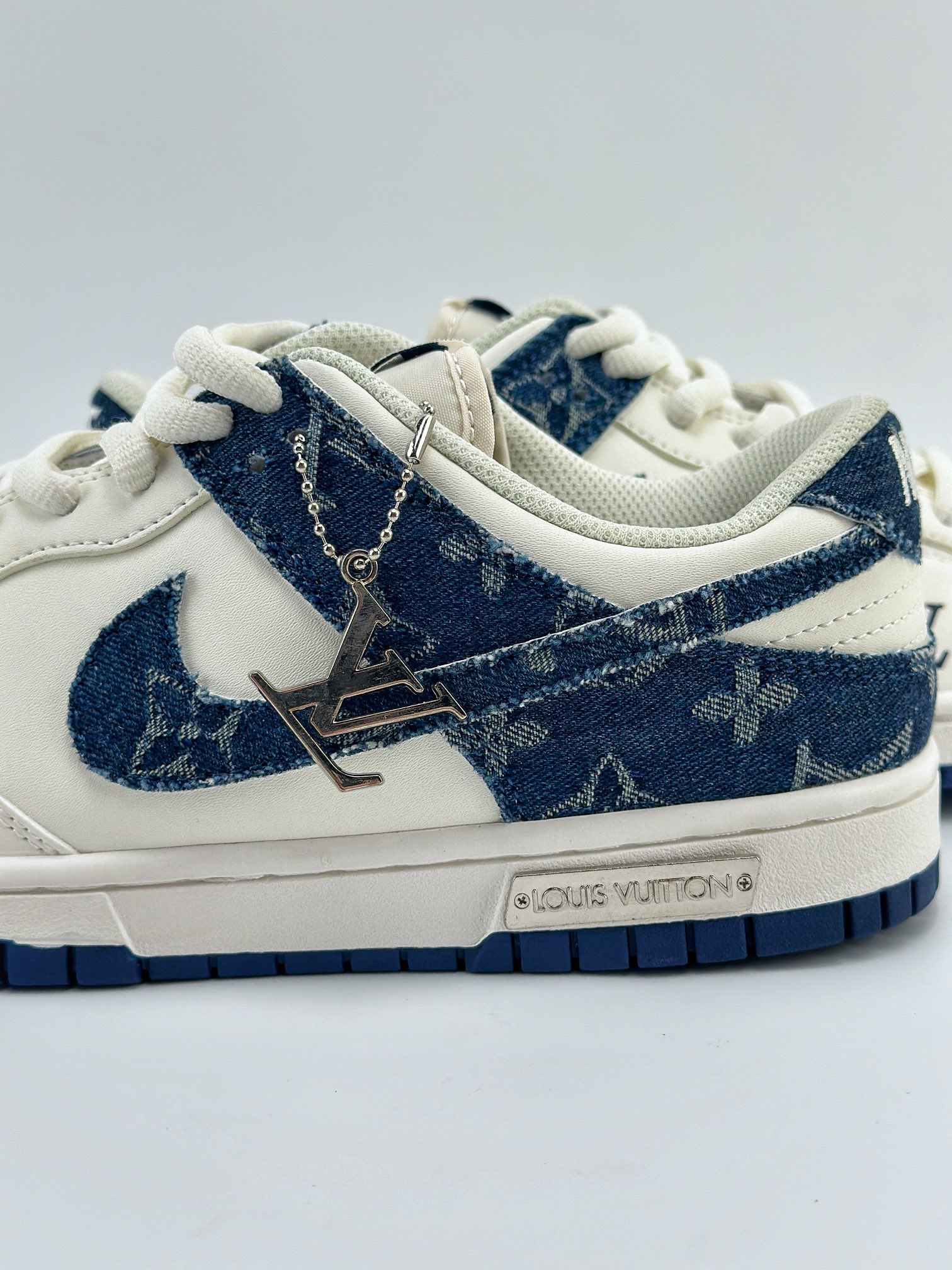 Nike SB Dunk Low x Louis Vuitton 白蓝牛仔 DJ2024-008