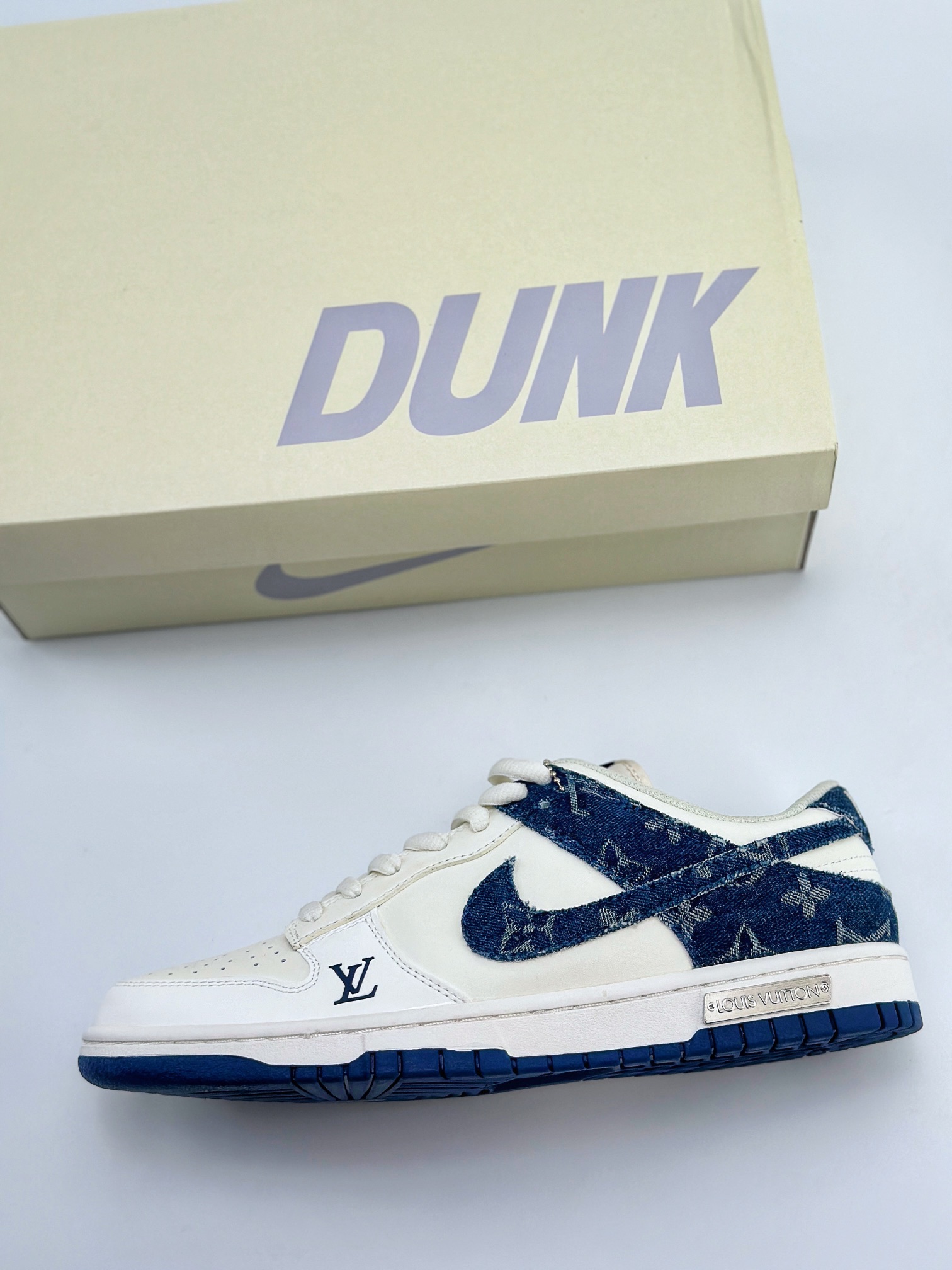 Nike SB Dunk Low x Louis Vuitton 白蓝牛仔 DJ2024-008