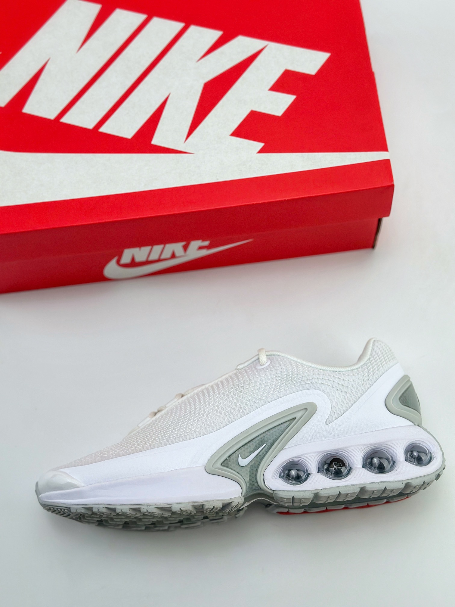 Nike Air Max Dn 豆荚系列 耐克2024全新气垫跑鞋 DV3337-101