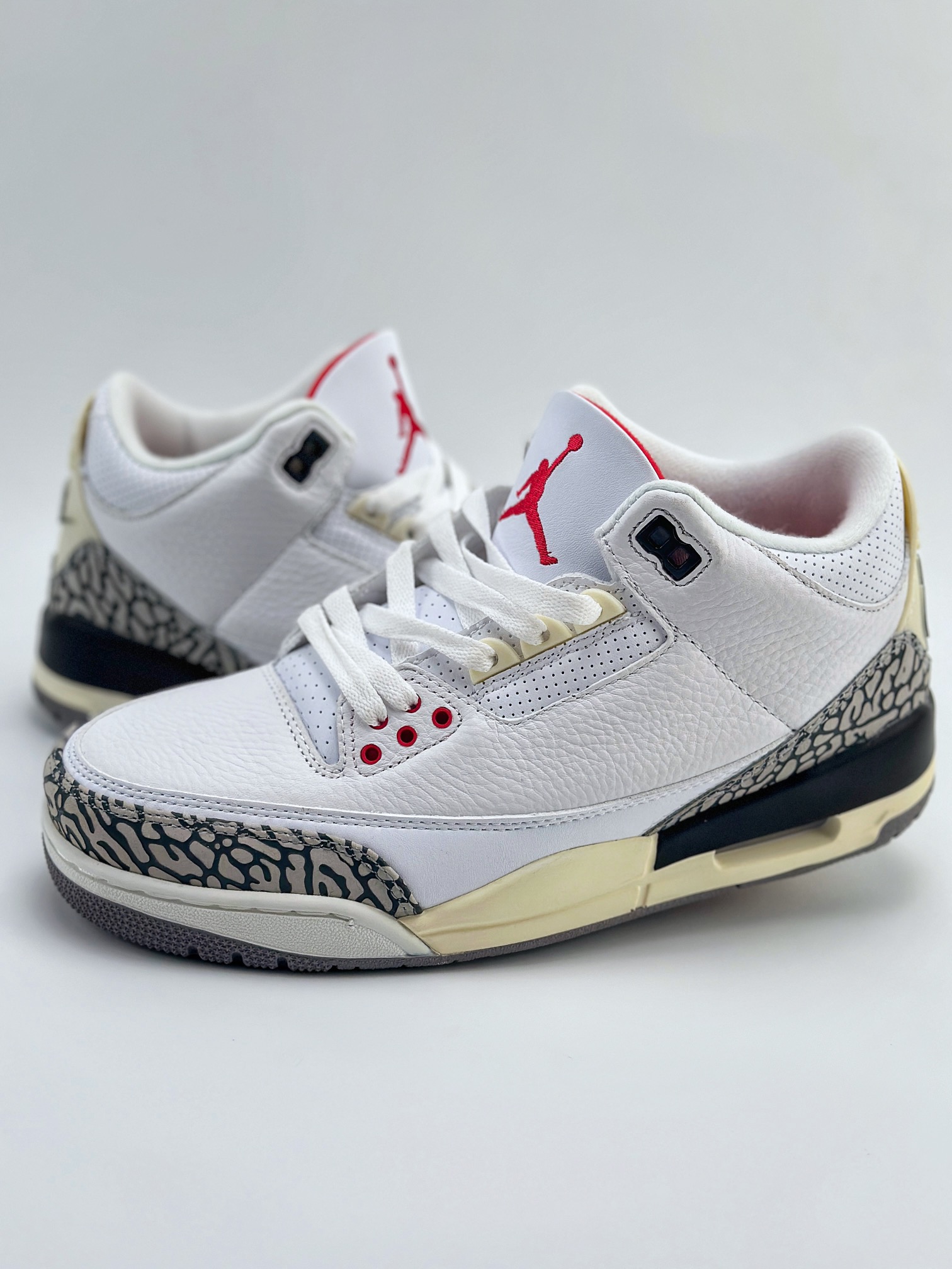 Air Jordan 3 Retro ”White Cement Reimagined” 做旧白水泥 DN3707-100