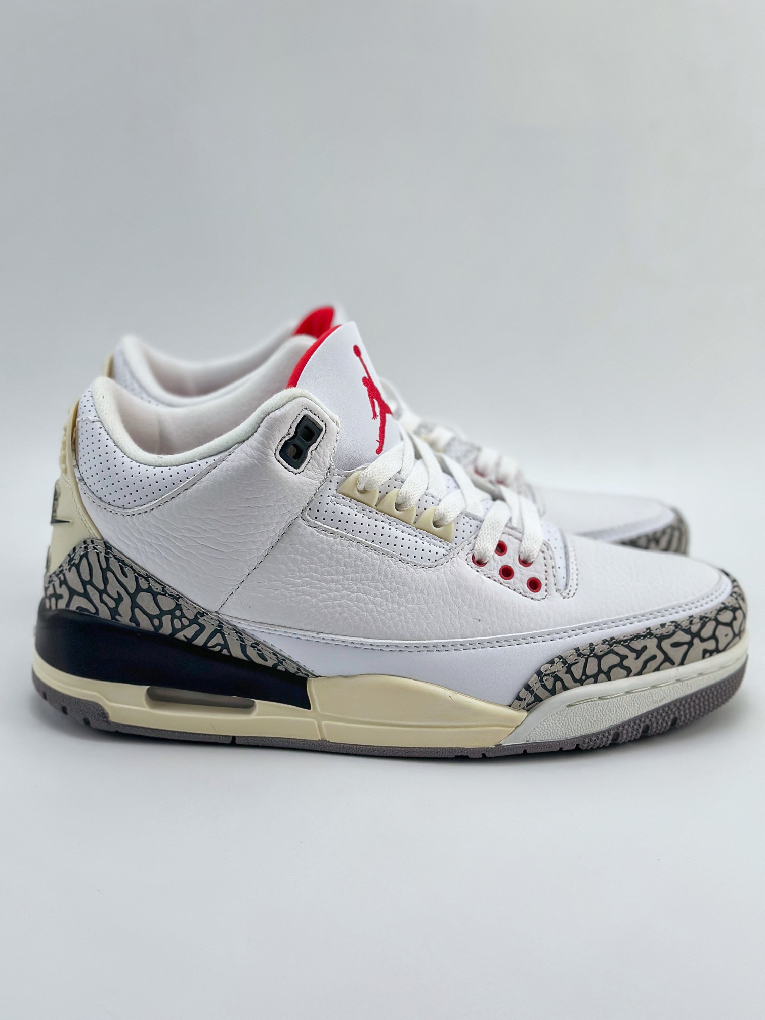 Air Jordan 3 Retro ”White Cement Reimagined” 做旧白水泥 DN3707-100