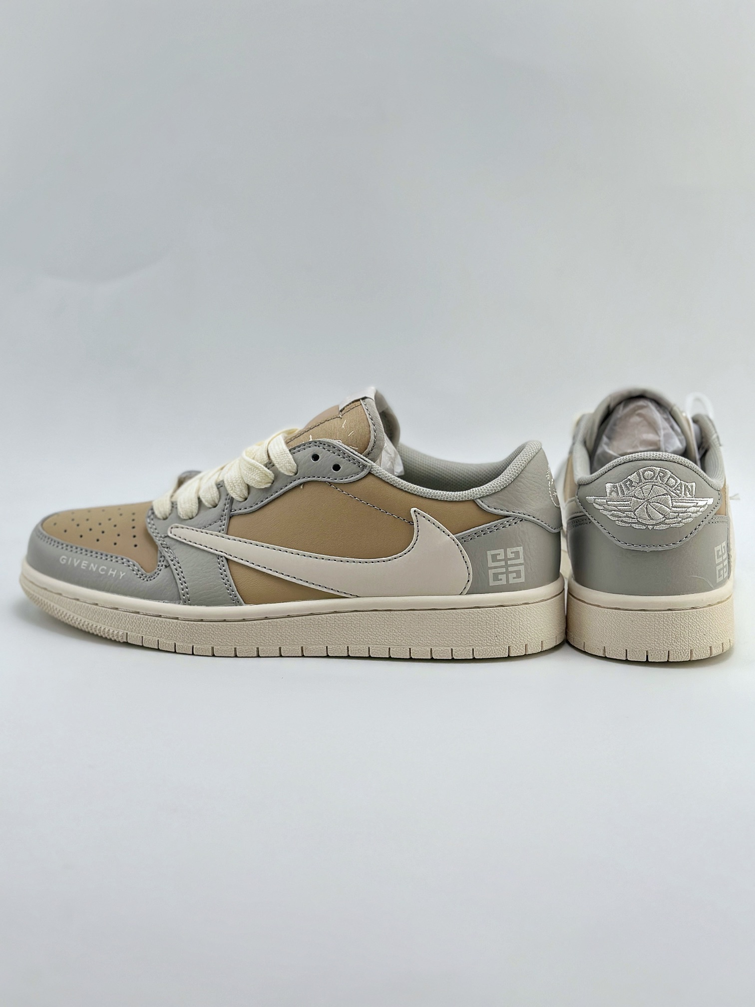 Travis Scott x Nike Air Jordan 1 Low x GIVENCHY 三方联名 Air Jordan 1 Low 反转灰棕倒钩 QY0568-951