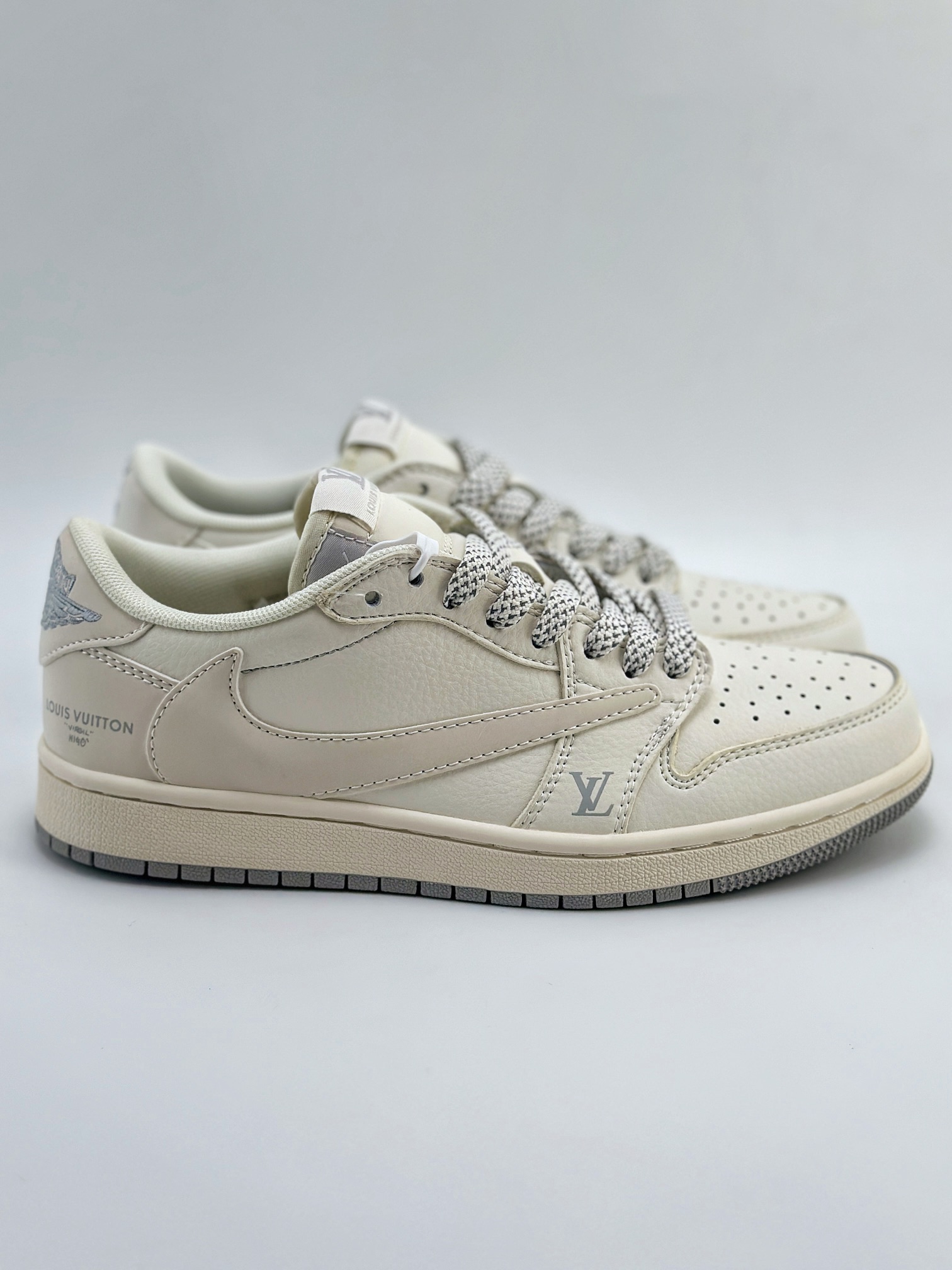 Travis Scott x Nike Air Jordan 1 Low x Louis Vuitton 珠光白 XZ1268-002