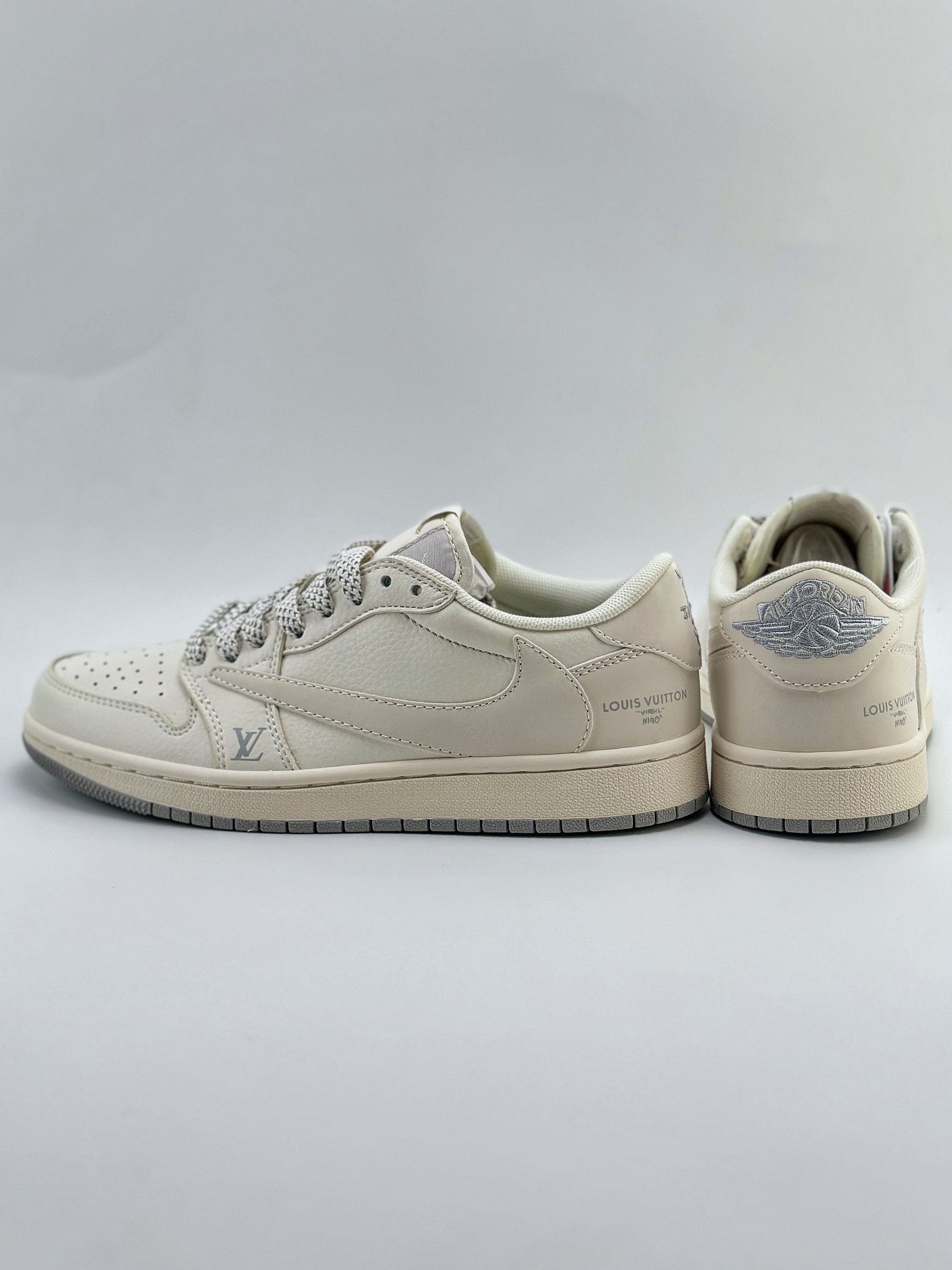 Travis Scott x Nike Air Jordan 1 Low x Louis Vuitton 珠光白 XZ1268-002