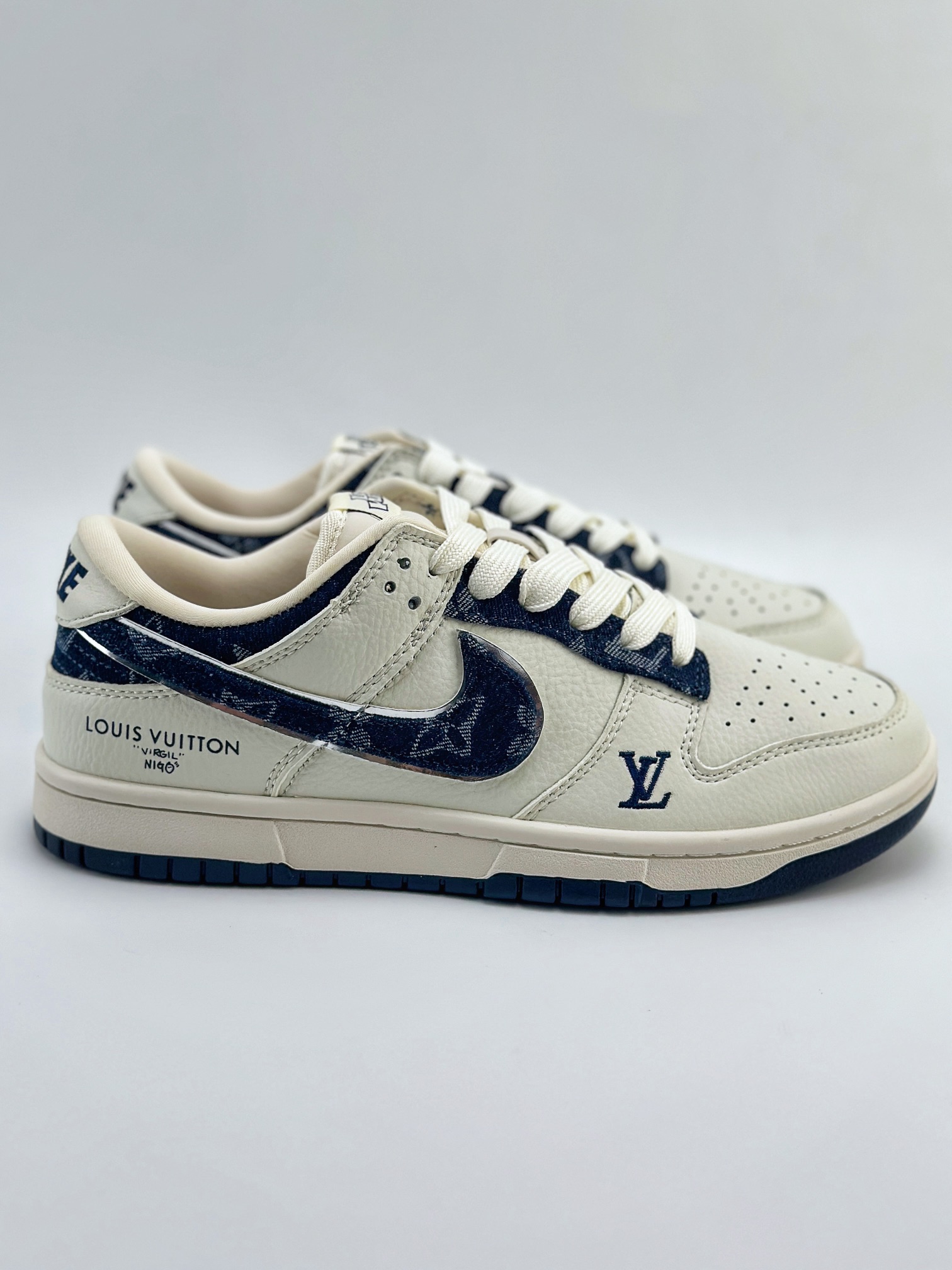 Nike SB Dunk Low x Louis Vuitton 白牛仔蓝 XB3802-360