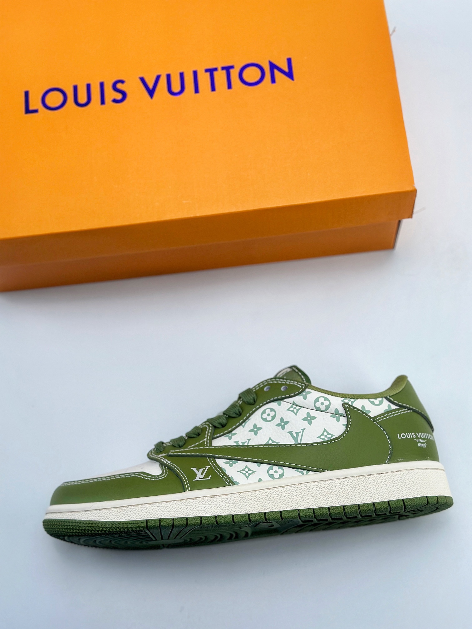 Travis Scott x Nike Air Jordan 1 Low x Louis Vuitton 白绿 LX1988-105