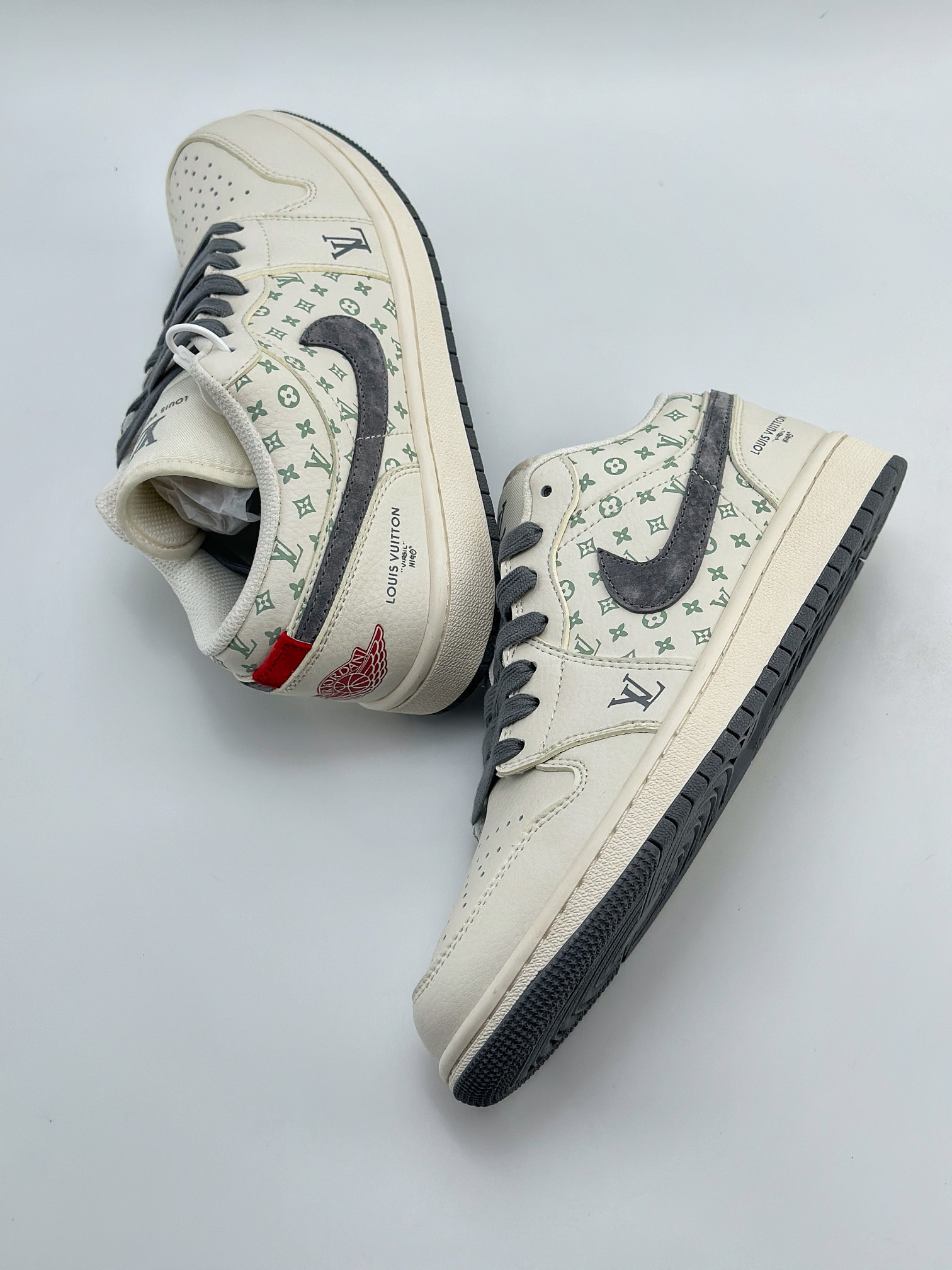 Air Jordan 1 Retro Low x Louis Vuitton 白灰 WG8850-010