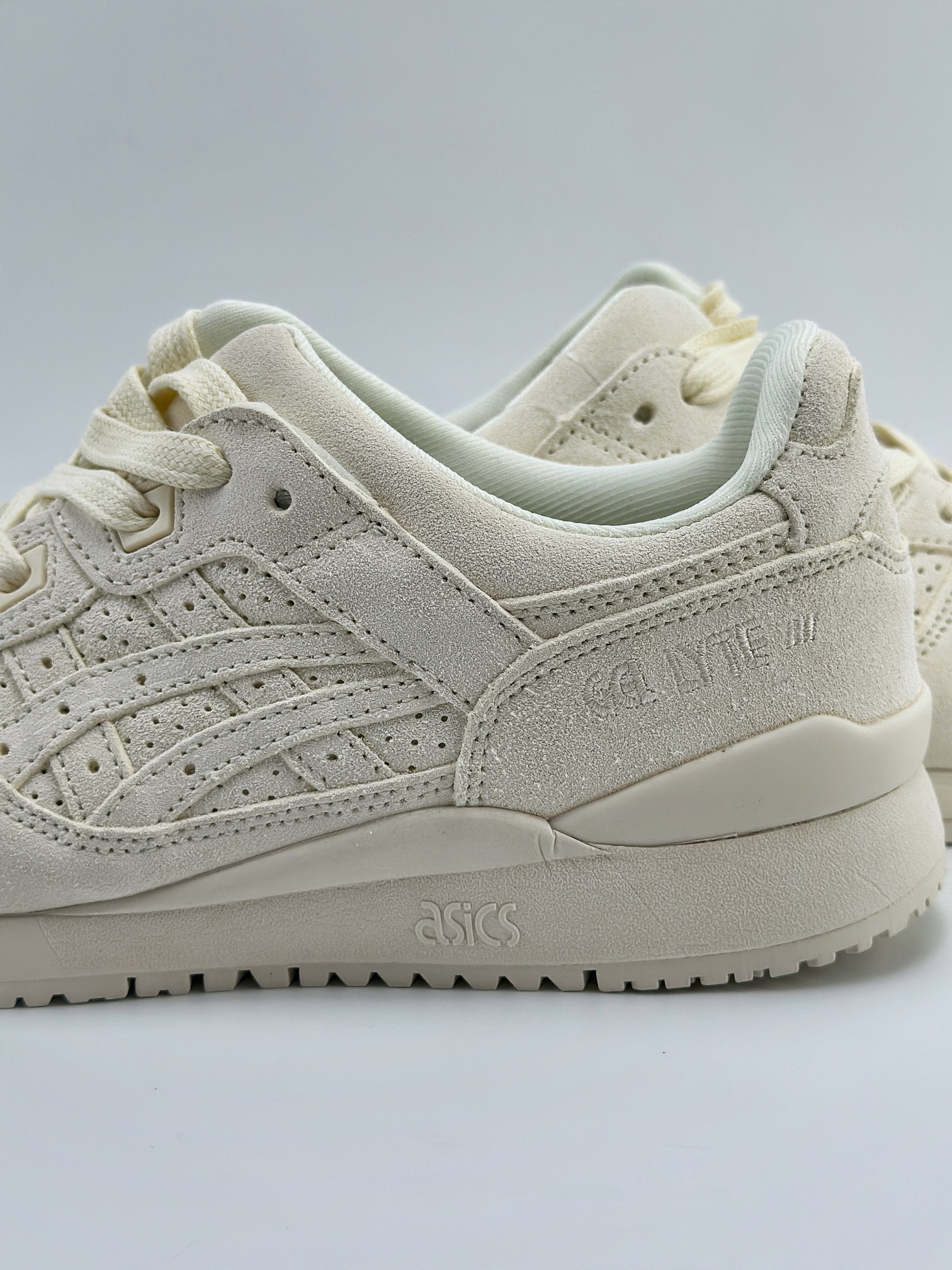 Asics GEL-LYTE III OG 亚瑟士运动透气专业跑鞋 1201A050-100