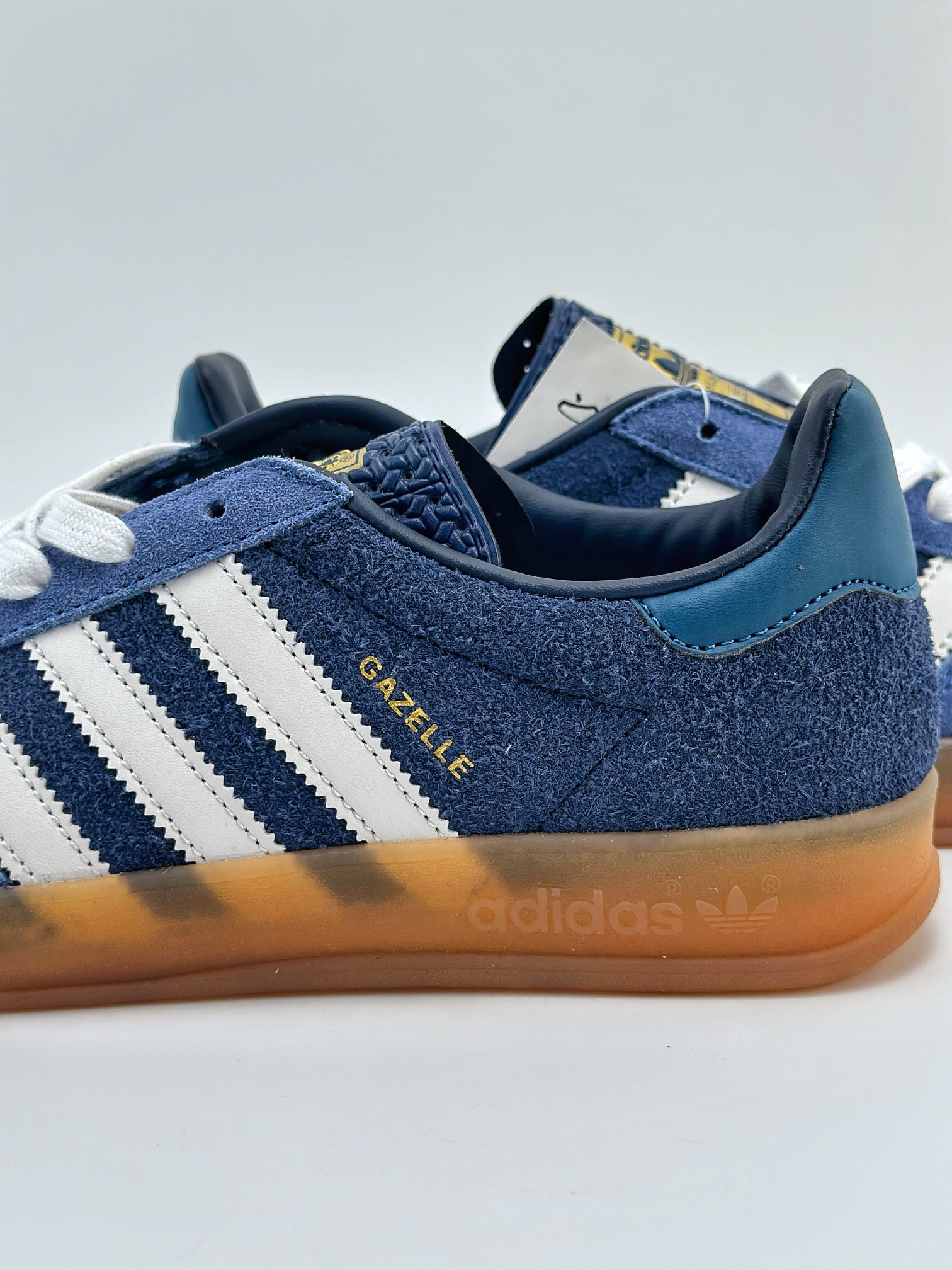 adidas Originals Gazelle INdoor 三叶草休闲防滑耐磨低帮板鞋 JI0322