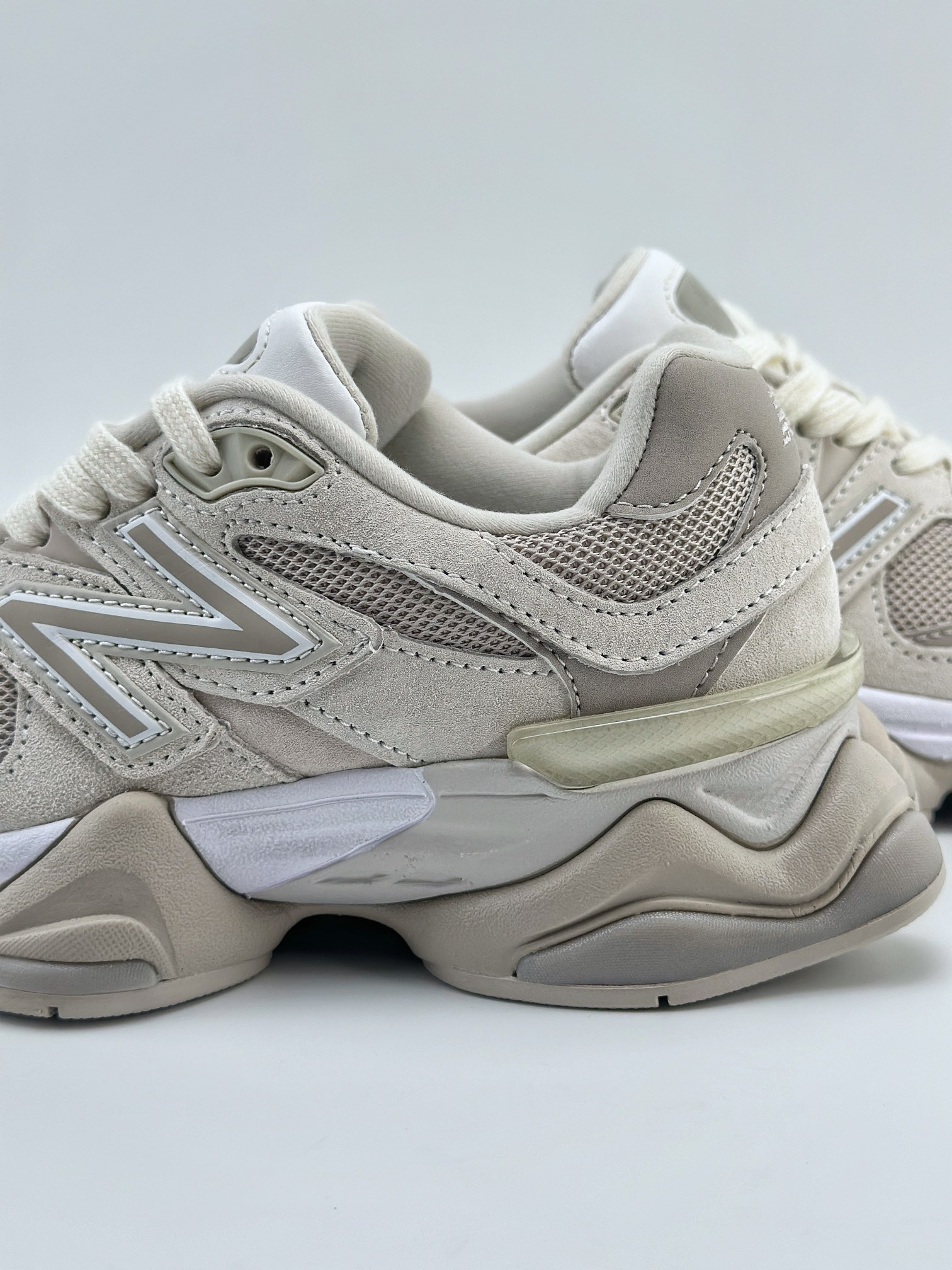 Joe Freshgoods x New Balance 版本 NB9060 联名款 复古休闲运动慢跑鞋 U9060MM