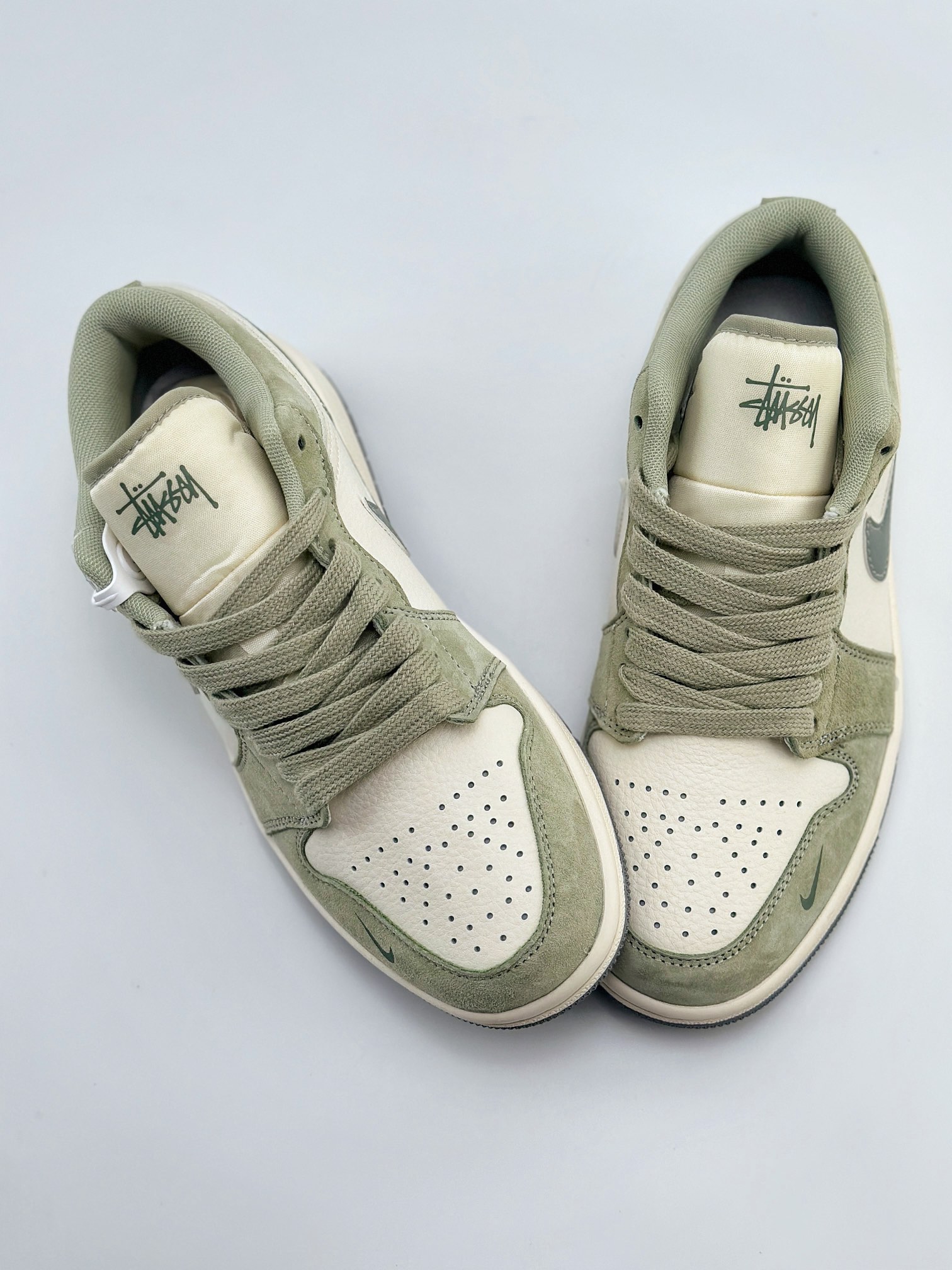 Air Jordan 1 Retro Low x Louis Vuitton 白绿翻毛小钩 XX2403-003