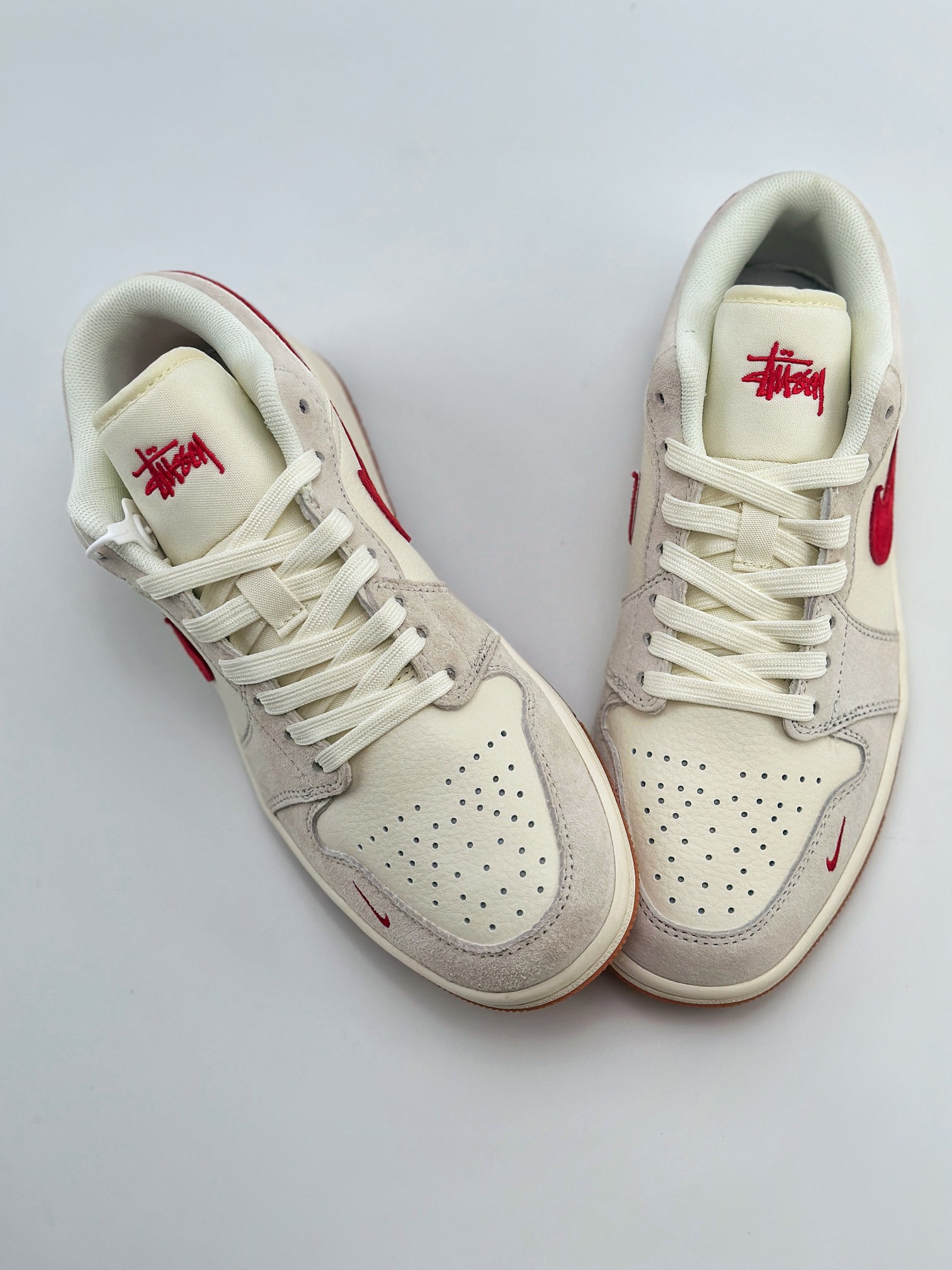 Air Jordan 1 Retro Low x Stussy 斯图西米红翻毛 SJ9950-023