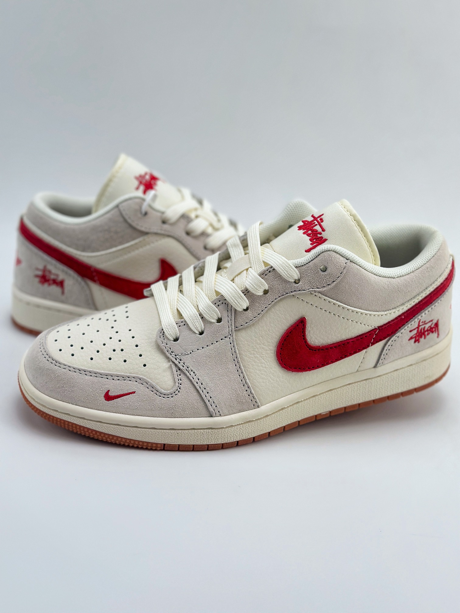 Air Jordan 1 Retro Low x Stussy 斯图西米红翻毛 SJ9950-023