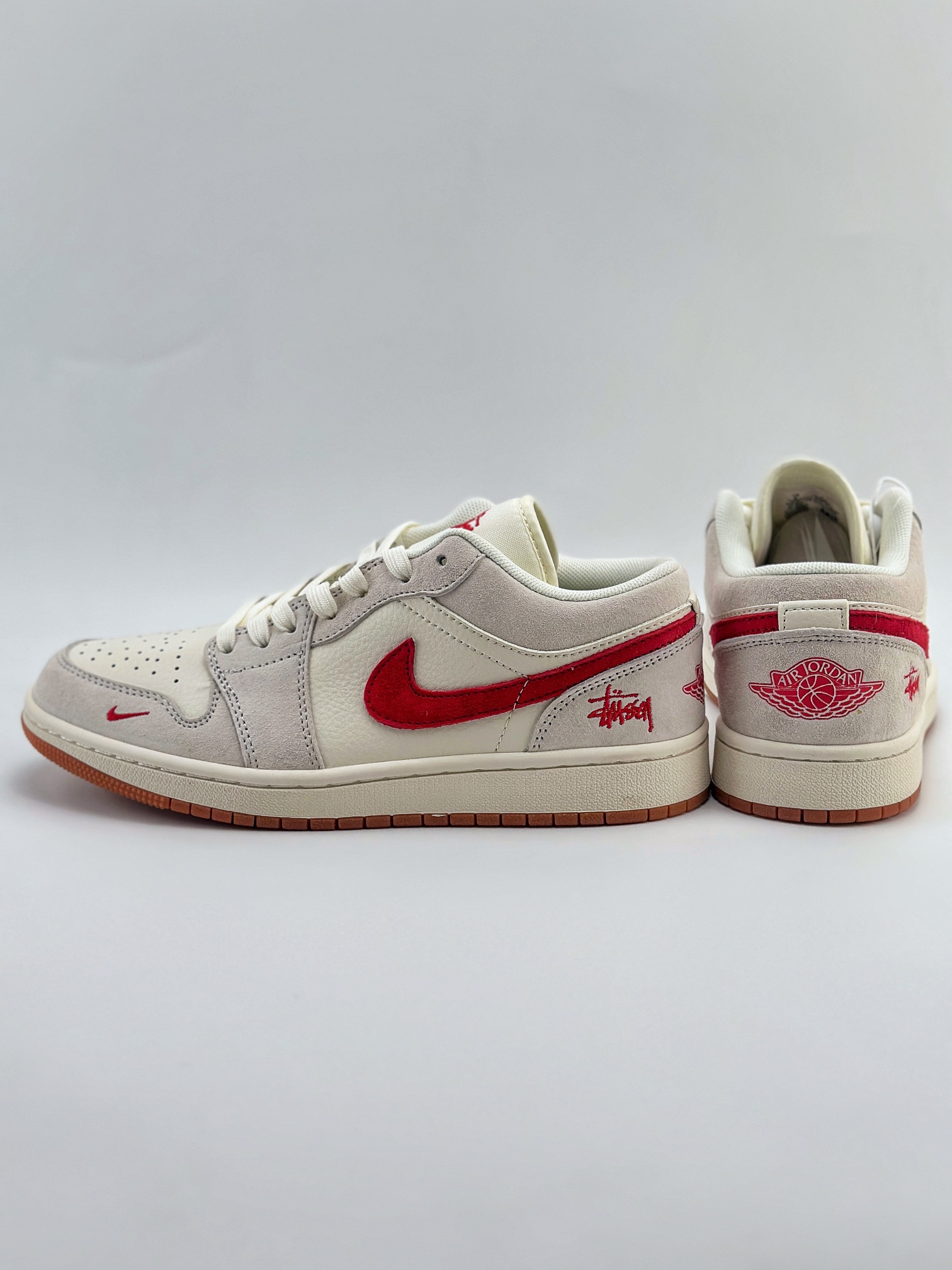 Air Jordan 1 Retro Low x Stussy 斯图西米红翻毛 SJ9950-023