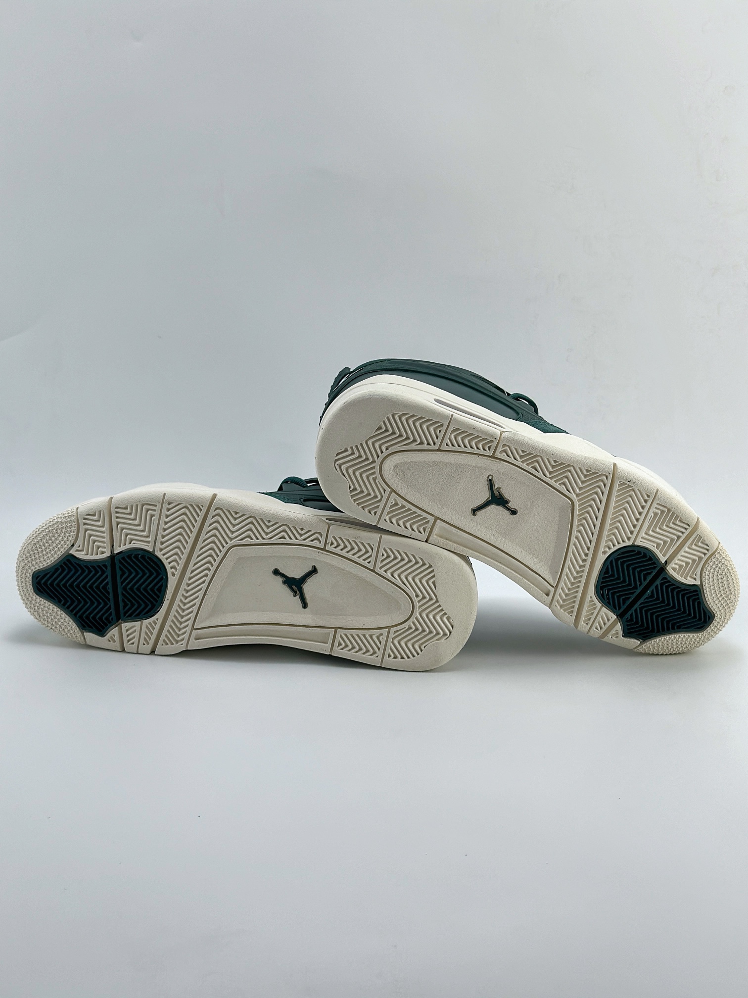 Nike Air Jordan 4 Retro RM 乔丹四代 ”OXIDIZED GREEN” 米绿 FQ7940-300