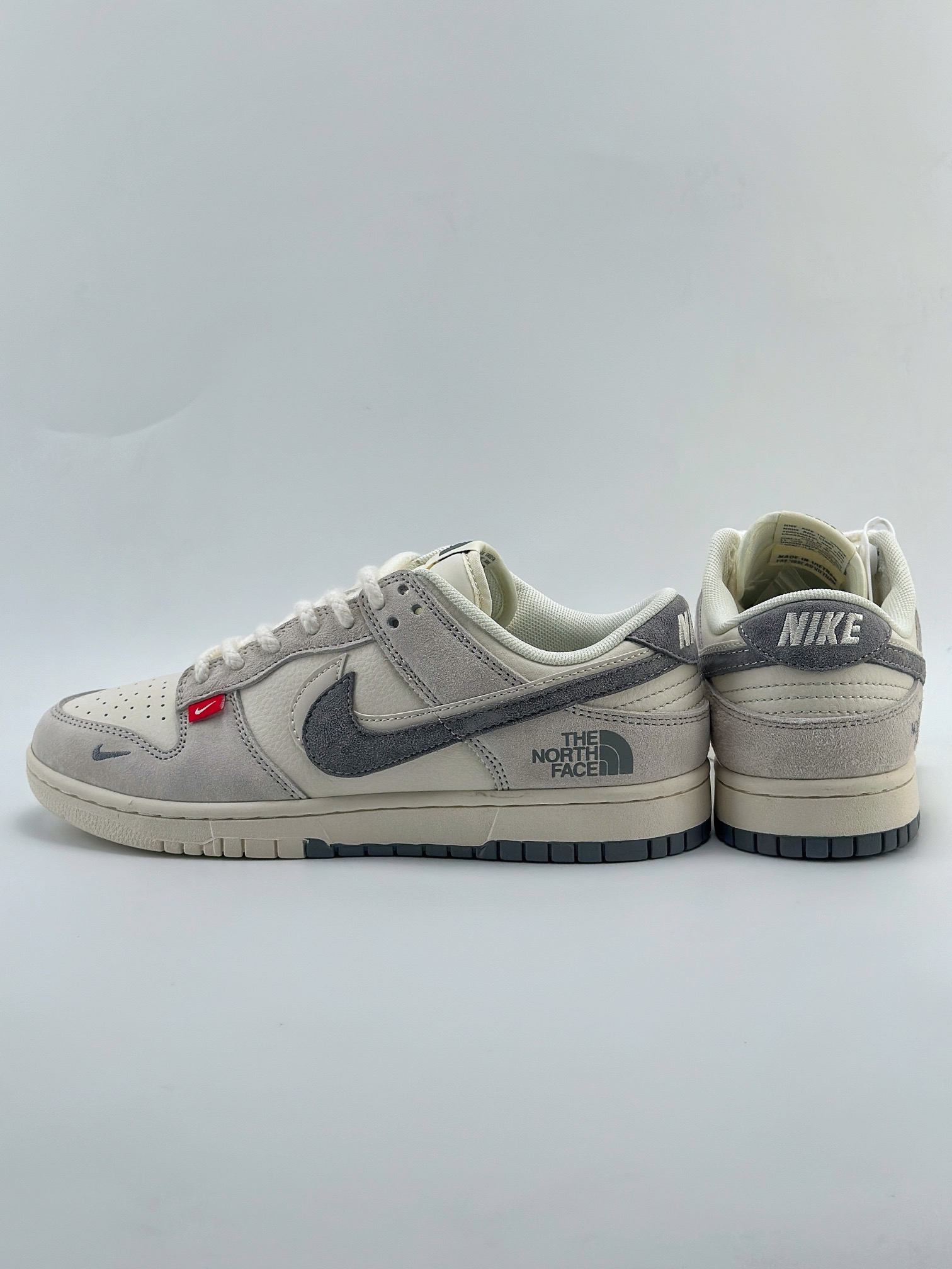 Nike SB Dunk Low x The North Face 白灰双钩 SJ1089-009