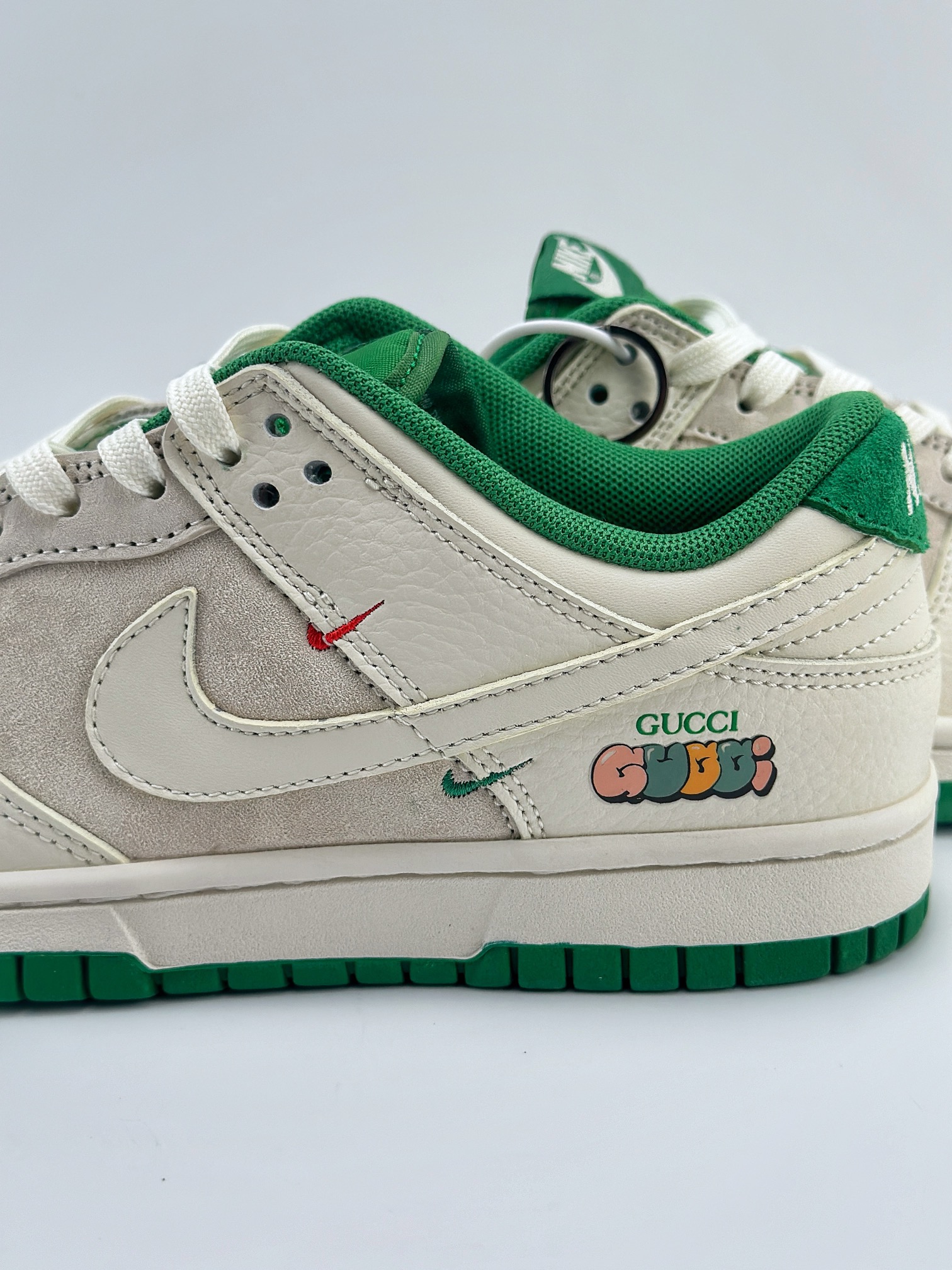 Nike SB Dunk Low x GUCCI 白绿三小钩 KK1688-052