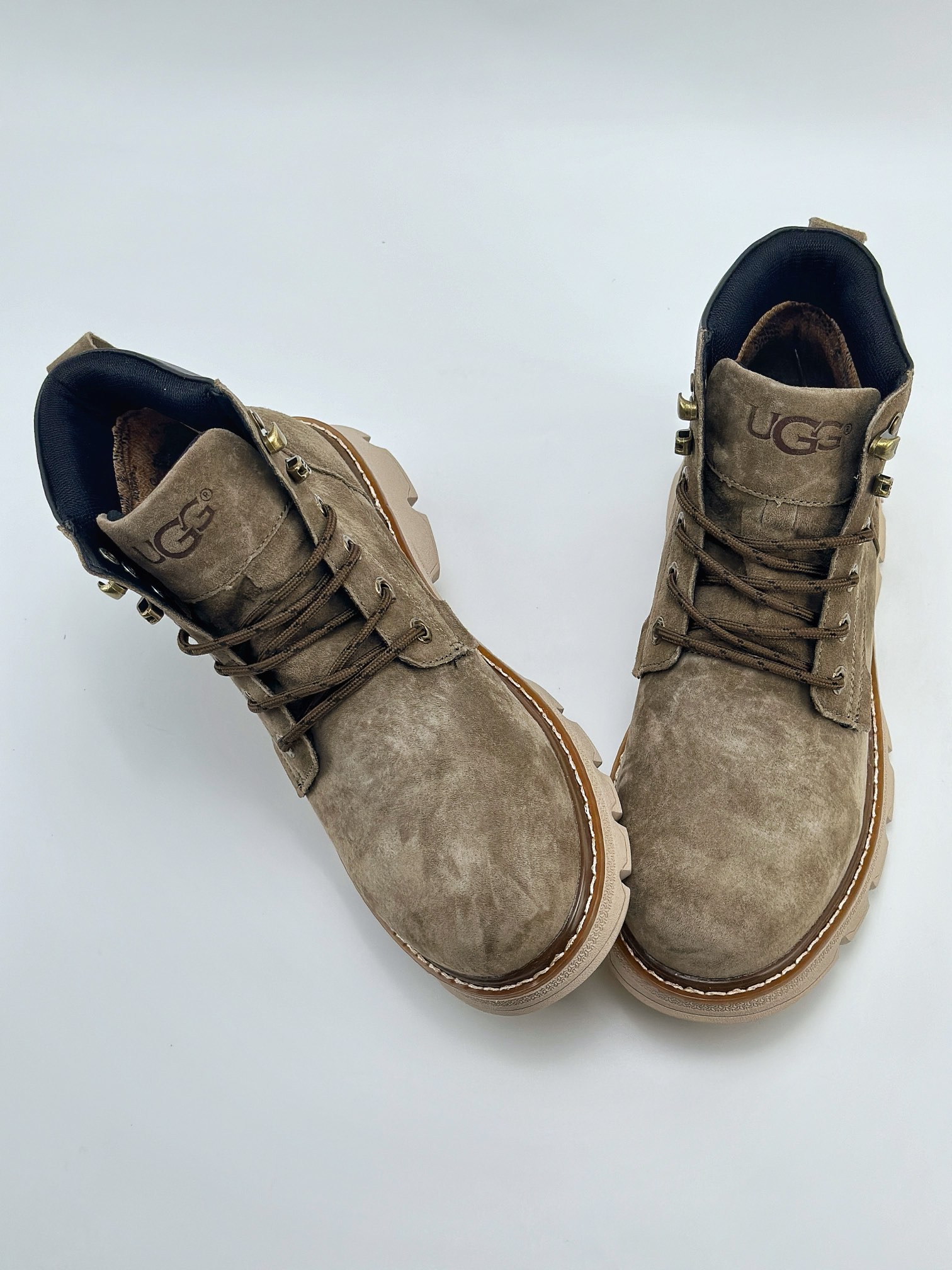 新货UGG Tasman Weather Hybrid 塔斯曼混合系列中帮轻量休闲马丁靴