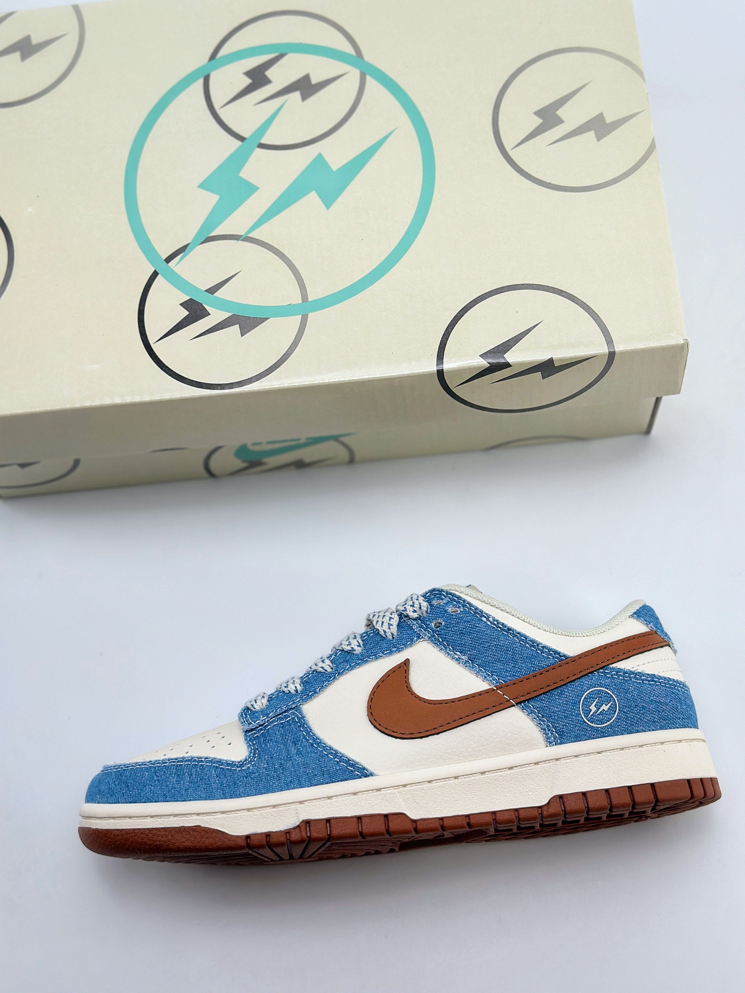 NIKE SB Dunk Low x Fragment Design 闪电藤原浩 白蓝棕满天星 XX9921-021