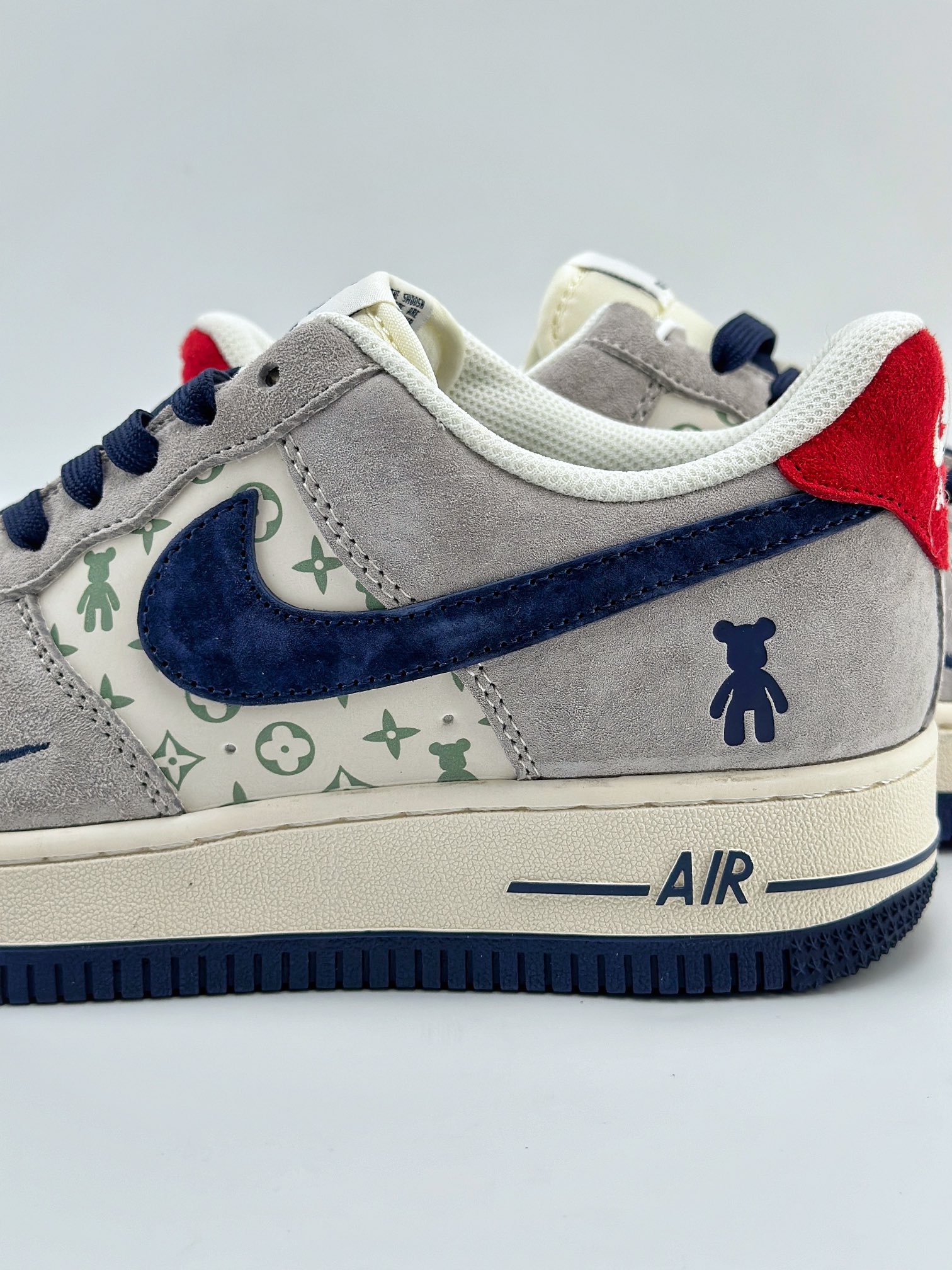 Nike Air Force 1 Low 07 x Bearbrick 白蓝红 SJ9188-001