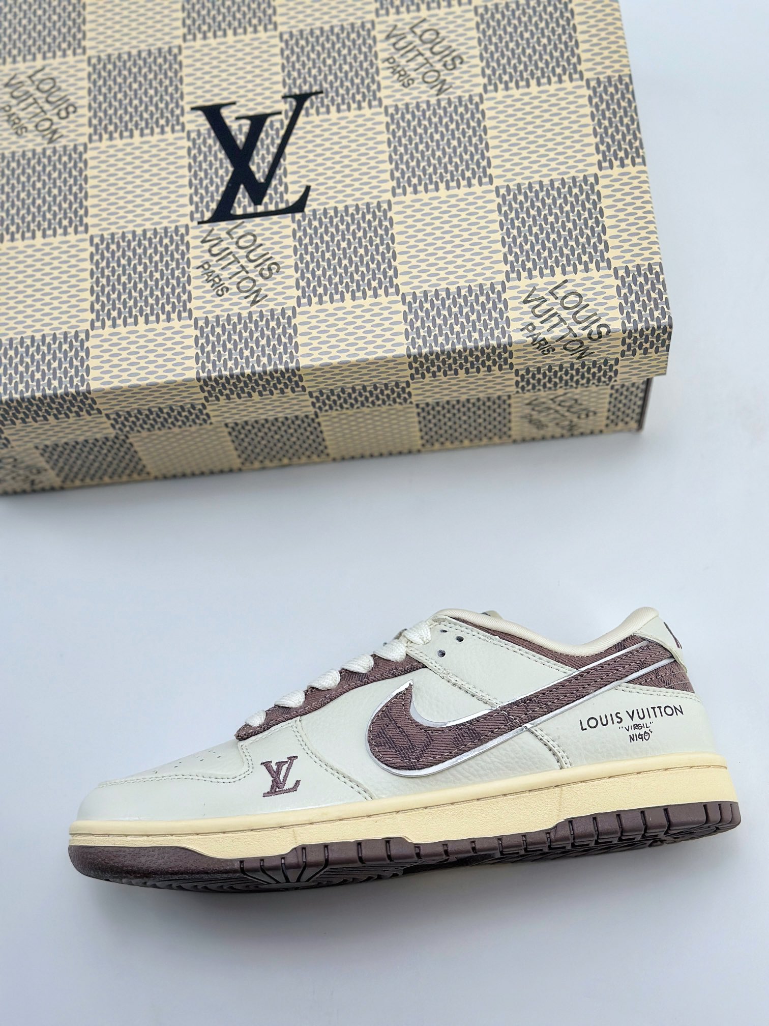 Nike SB Dunk Low x Louis Vuitton 米棕 JH8310-957