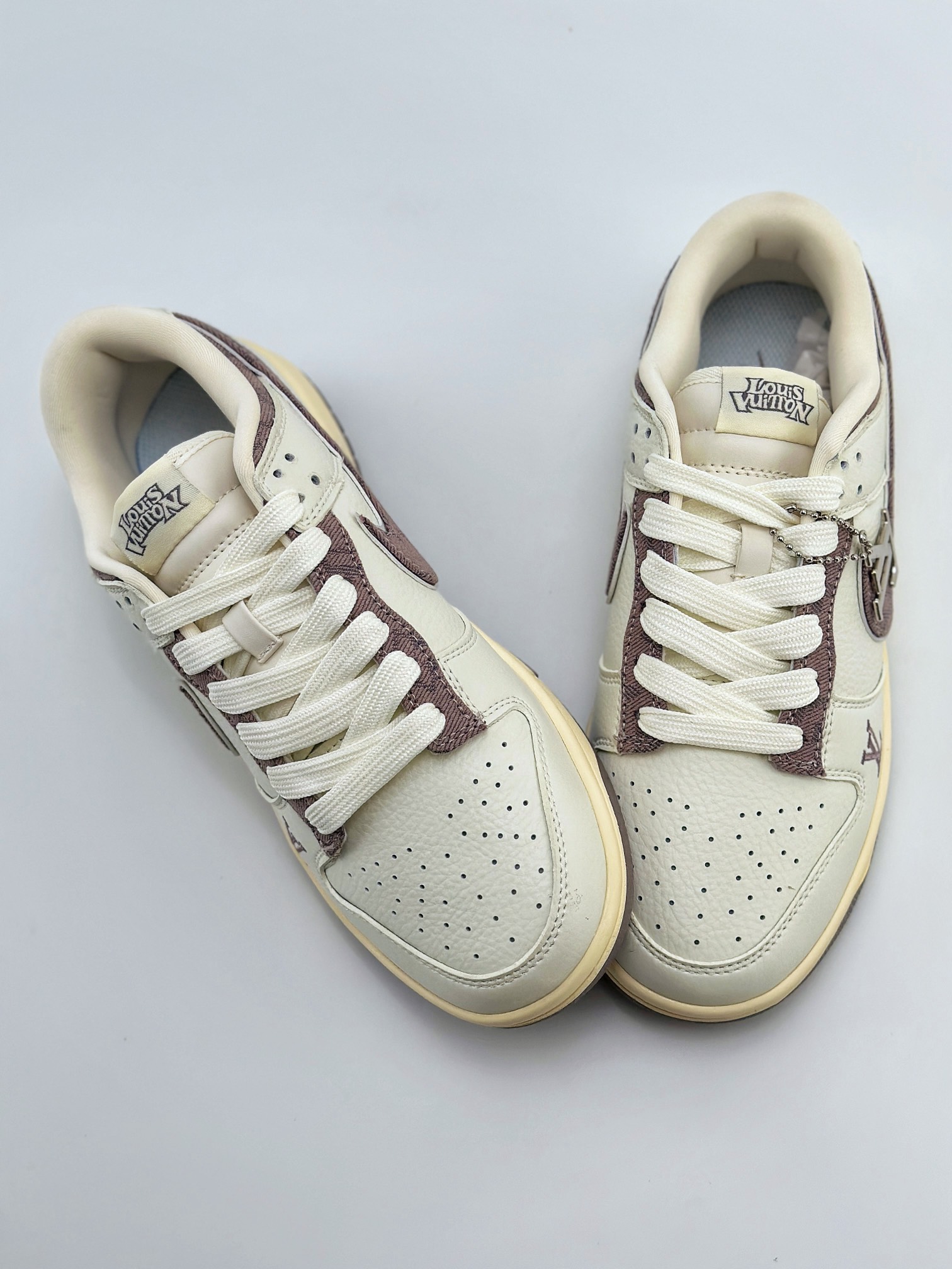 Nike SB Dunk Low x Louis Vuitton 米棕 JH8310-957