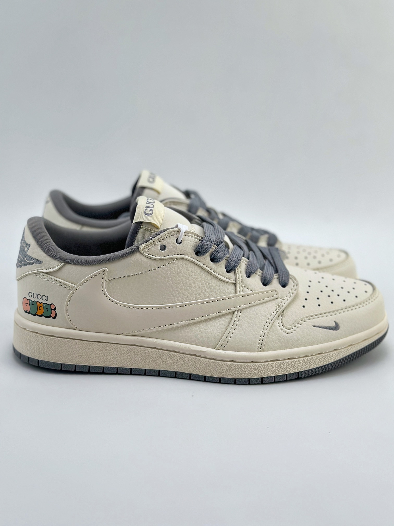 Travis Scott x Nike Air Jordan 1 Low x GUCCI 白灰 Air Jordan 1 Low 反转白灰小钩倒钩 DM6688-607