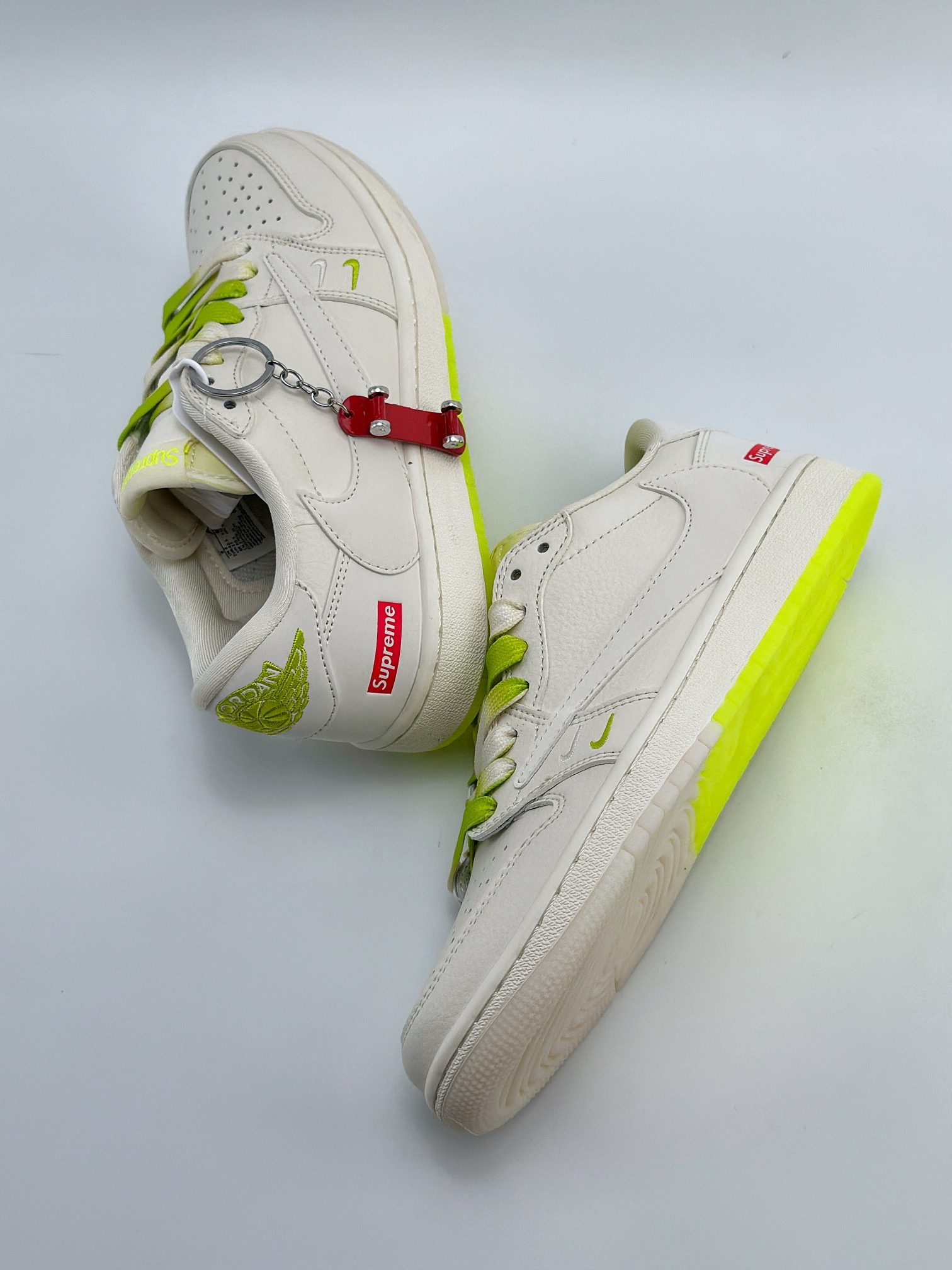 Travis Scott x Nike Air Jordan 1 Low x Supreme 荧光绿 BB2299-811