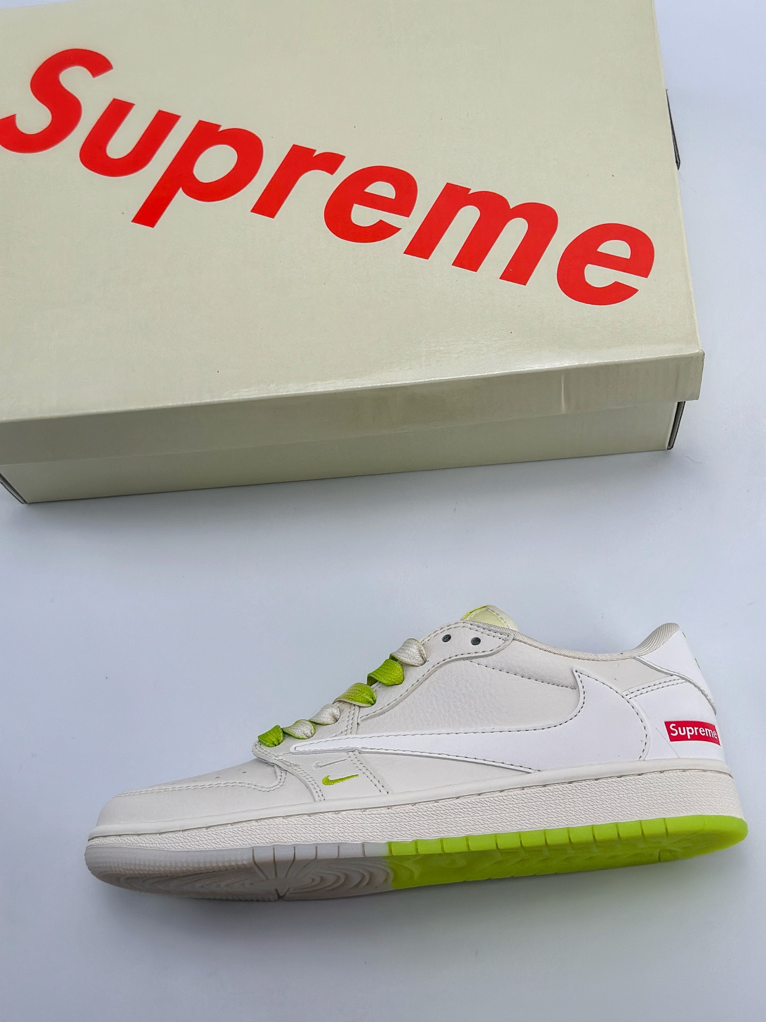 Travis Scott x Nike Air Jordan 1 Low x Supreme 荧光绿 BB2299-811